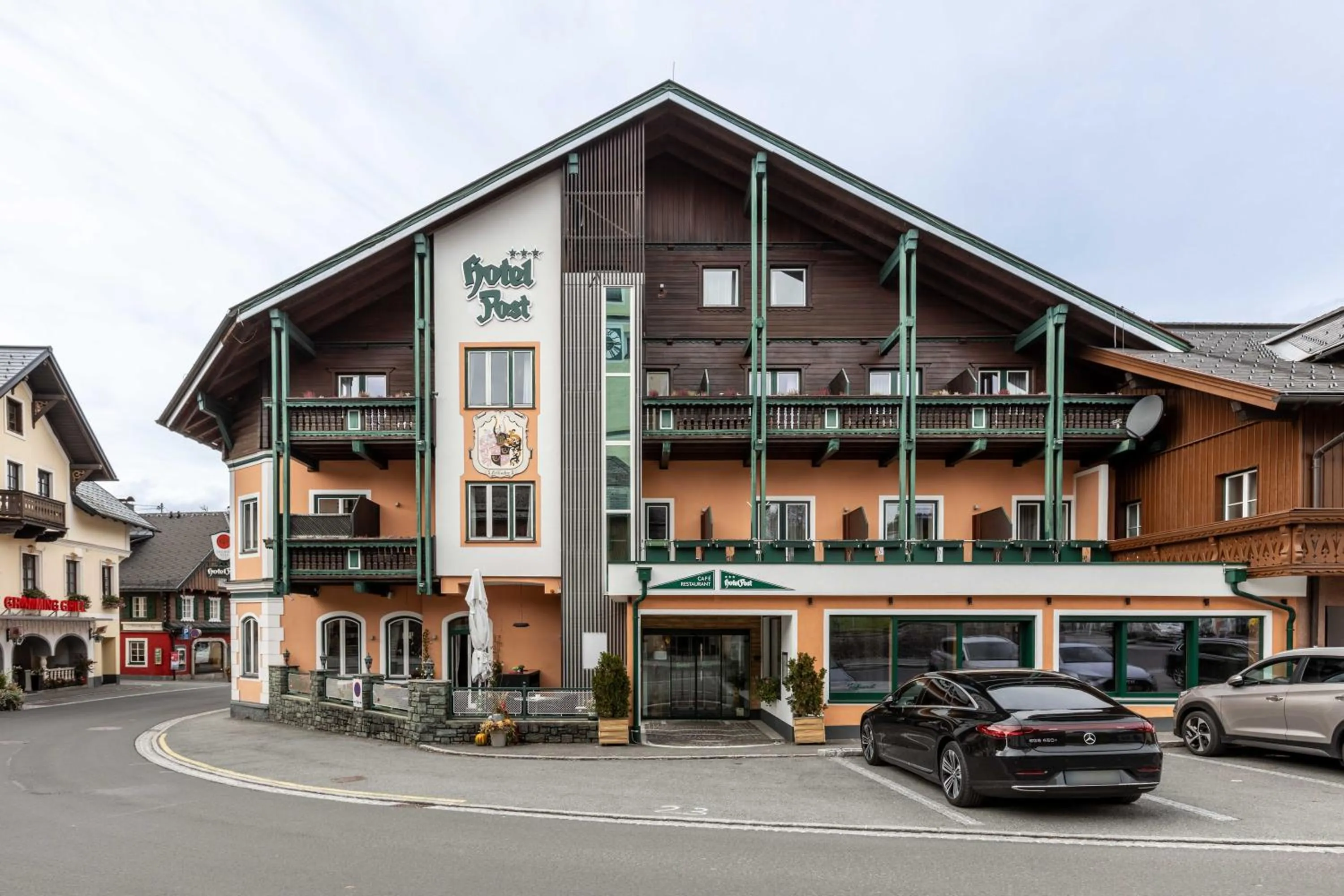 Hotel Post by keyone