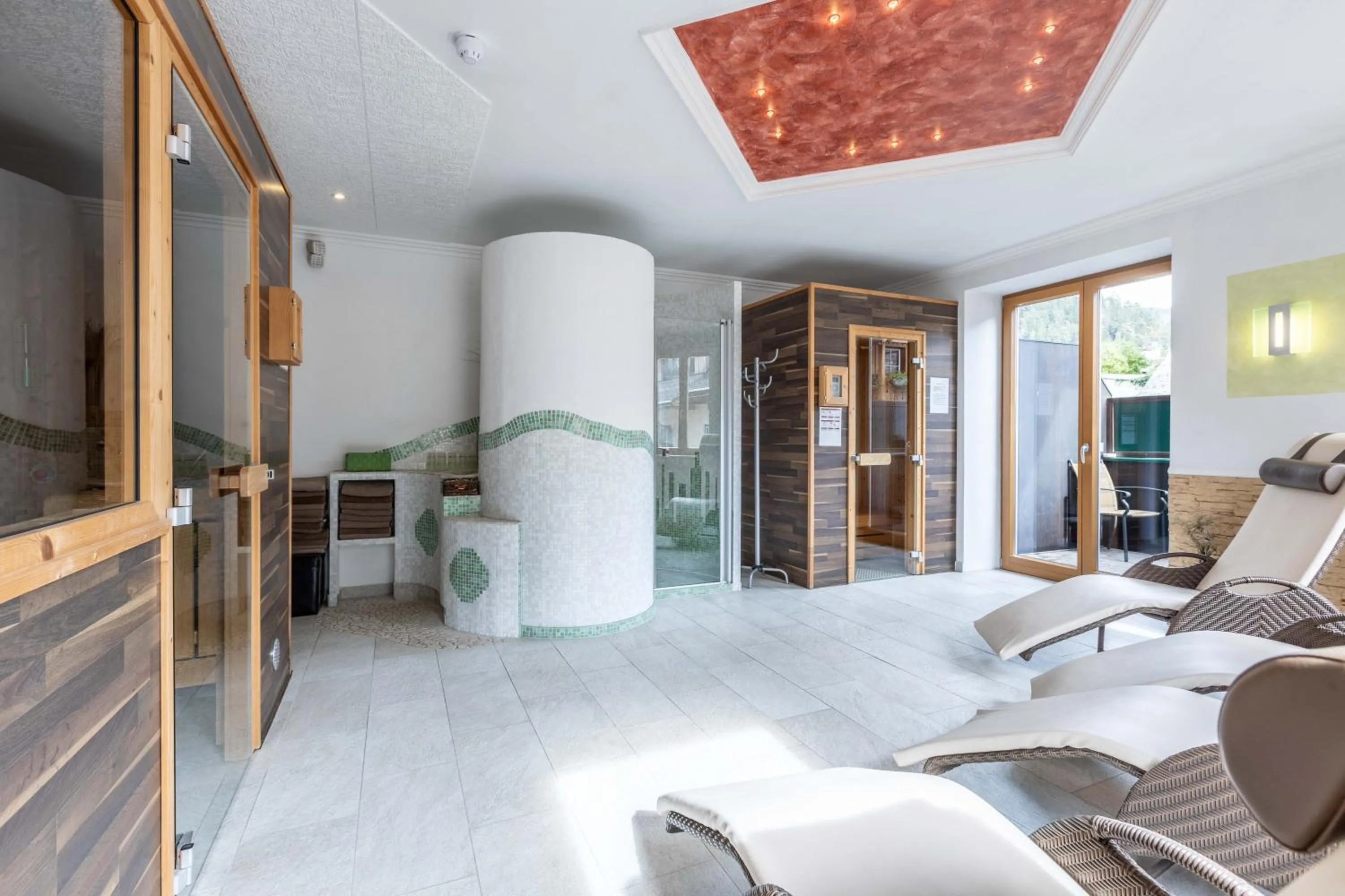 Hotel Post by keyone