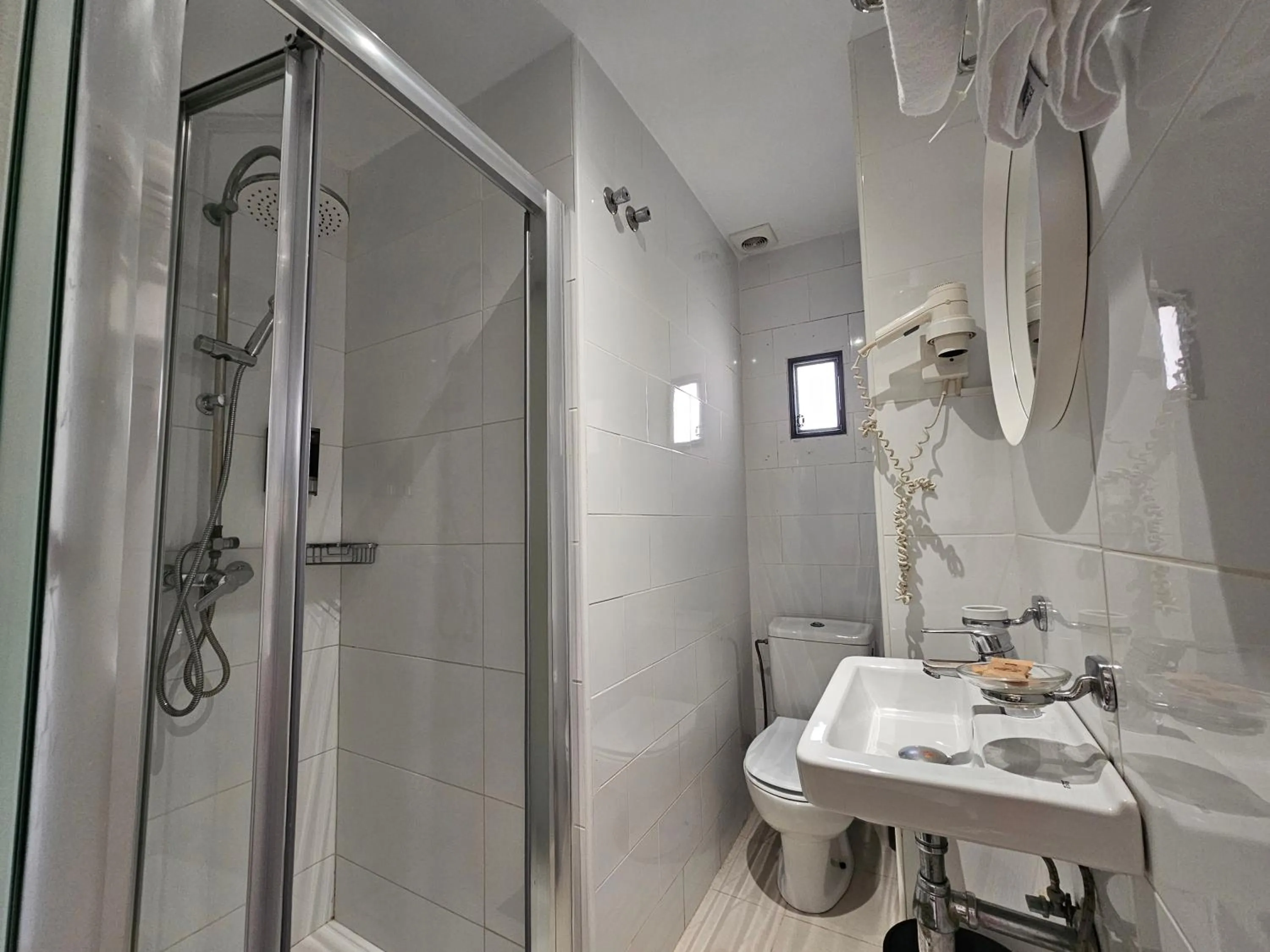 Shower in Hotel Palermo