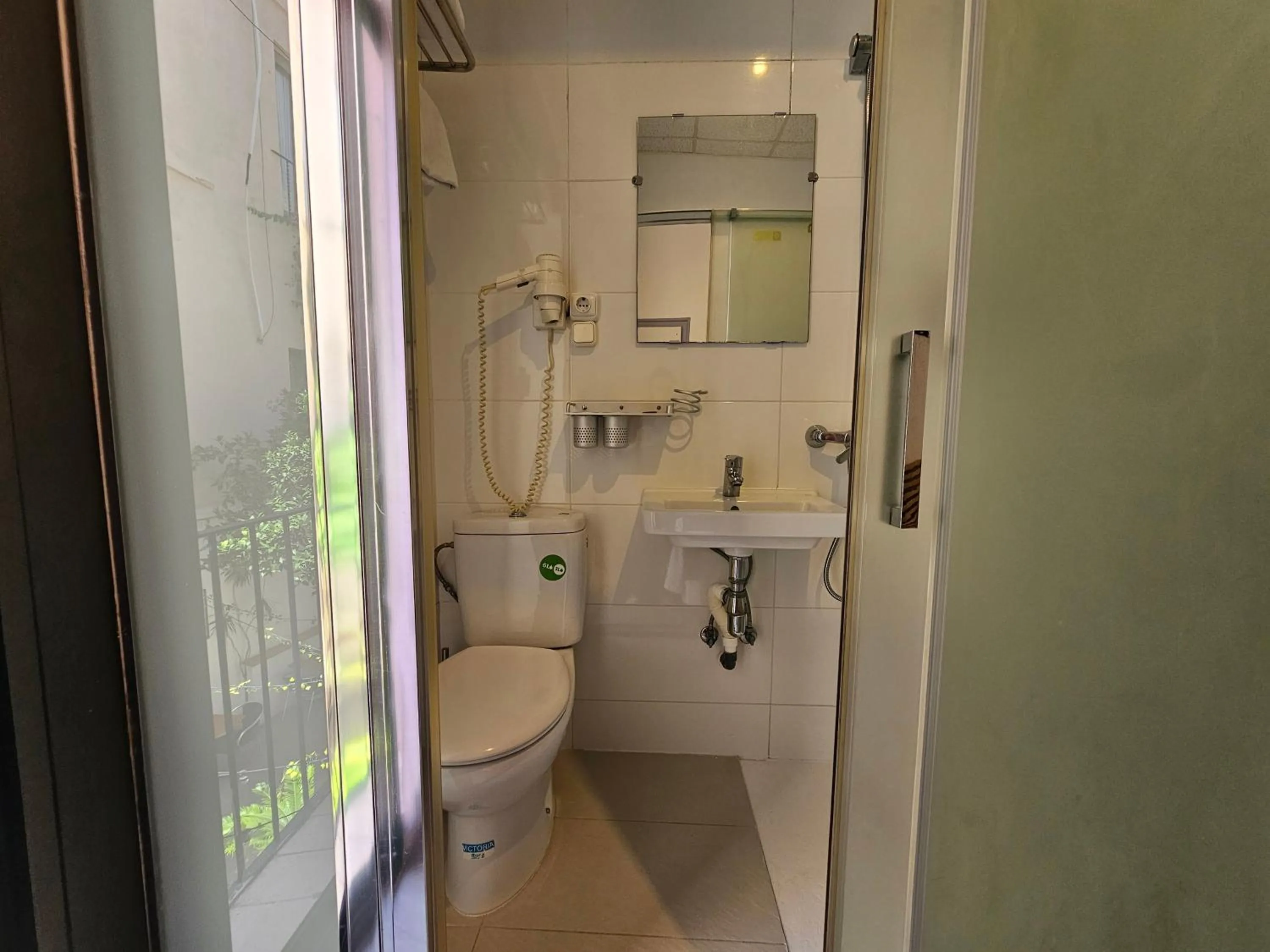 Shower in Hotel Palermo