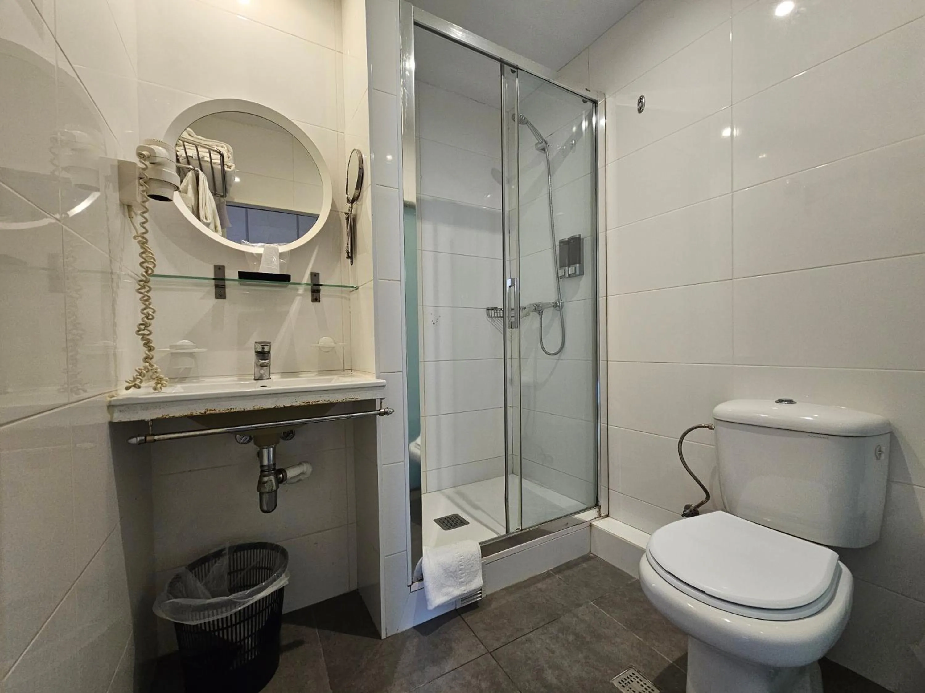 Shower in Hotel Palermo