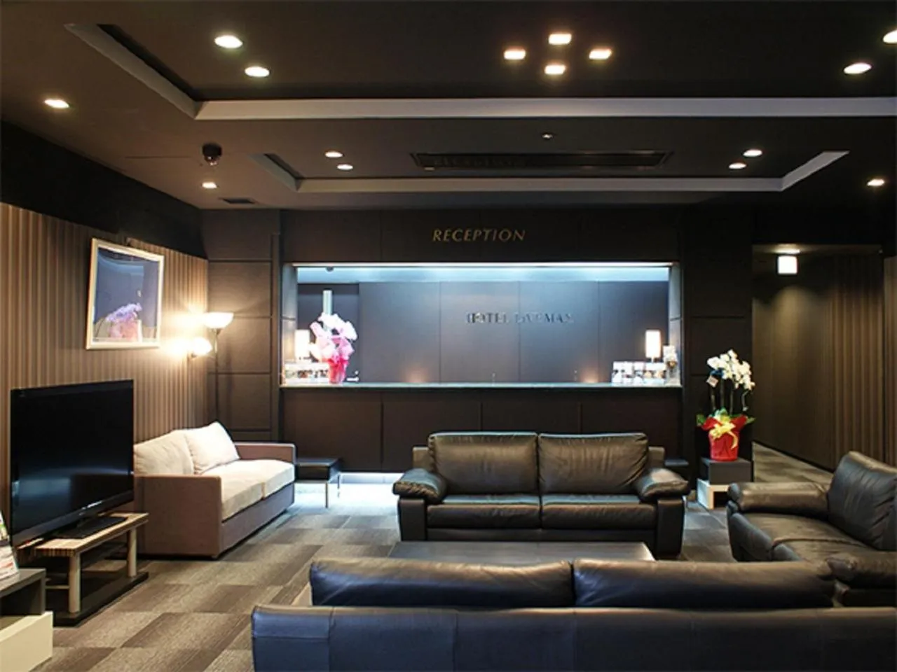 Lobby or reception in HOTEL LiVEMAX BUDGET Hiratsuka Ekimae