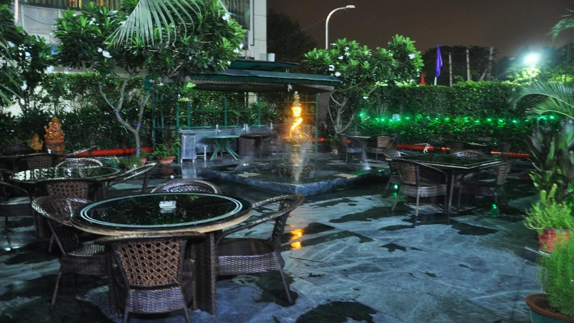 Seating area in SkyCity Hotel Gurgaon