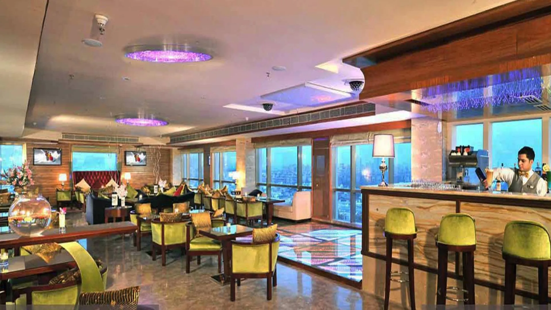 Restaurant/places to eat in SkyCity Hotel Gurgaon