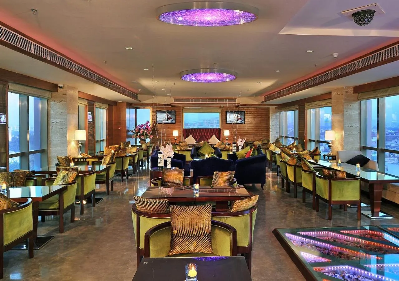Restaurant/places to eat in SkyCity Hotel Gurgaon