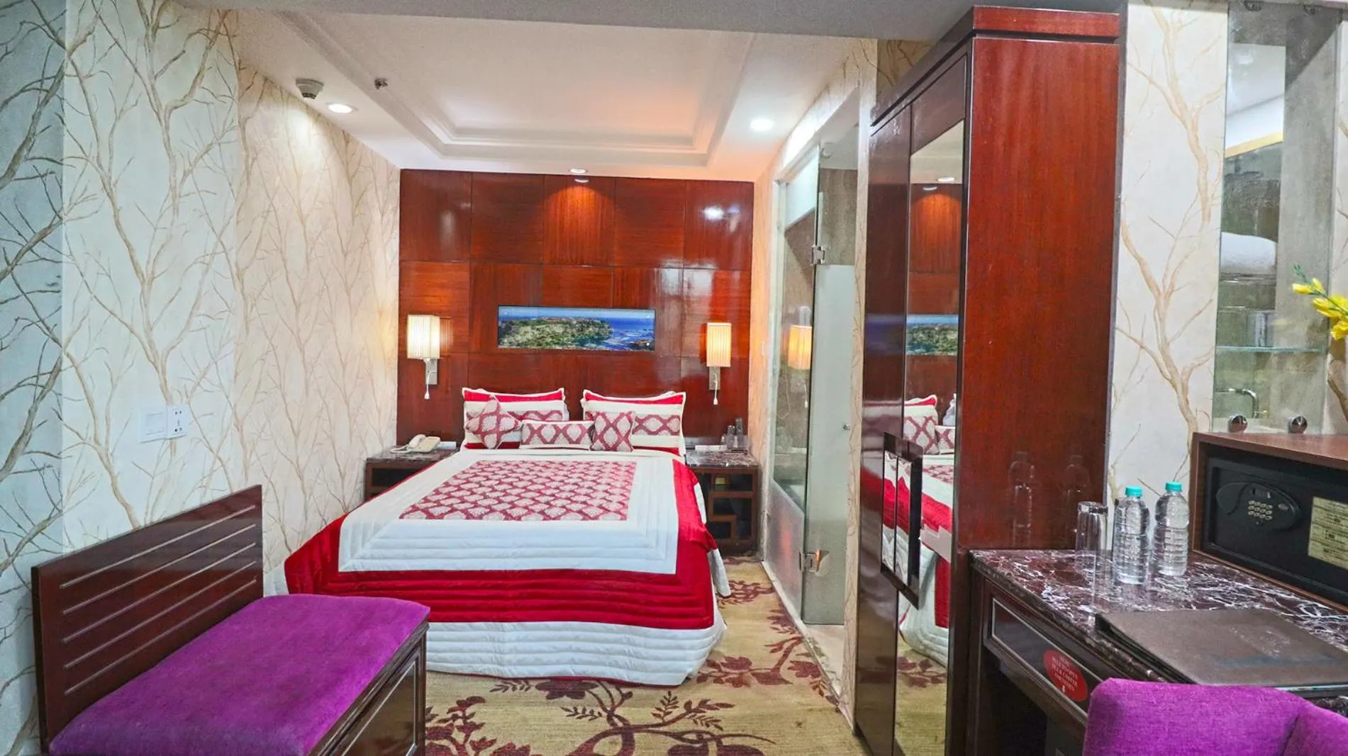 Bed in SkyCity Hotel Gurgaon