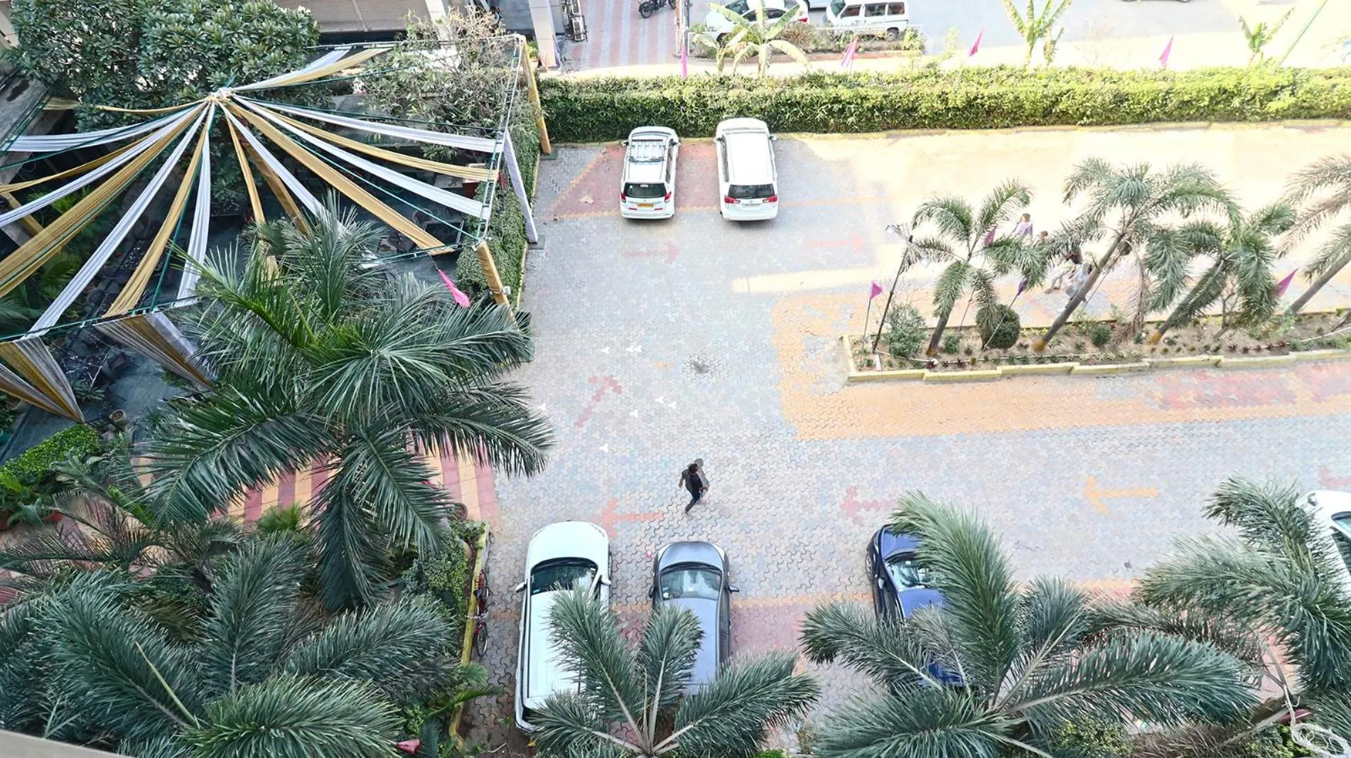 Parking in SkyCity Hotel Gurgaon