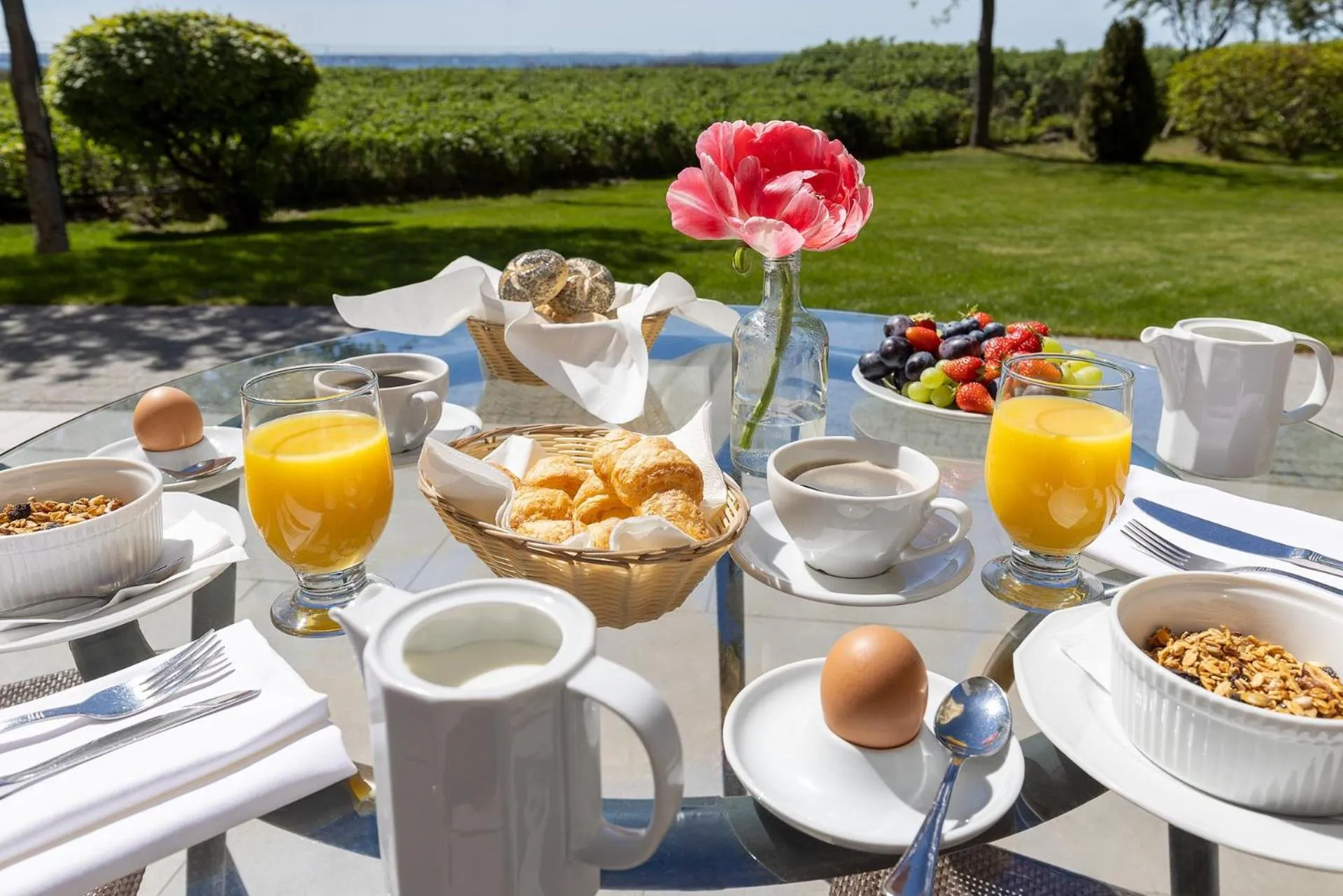 Restaurant/places to eat in Hotel Meridian