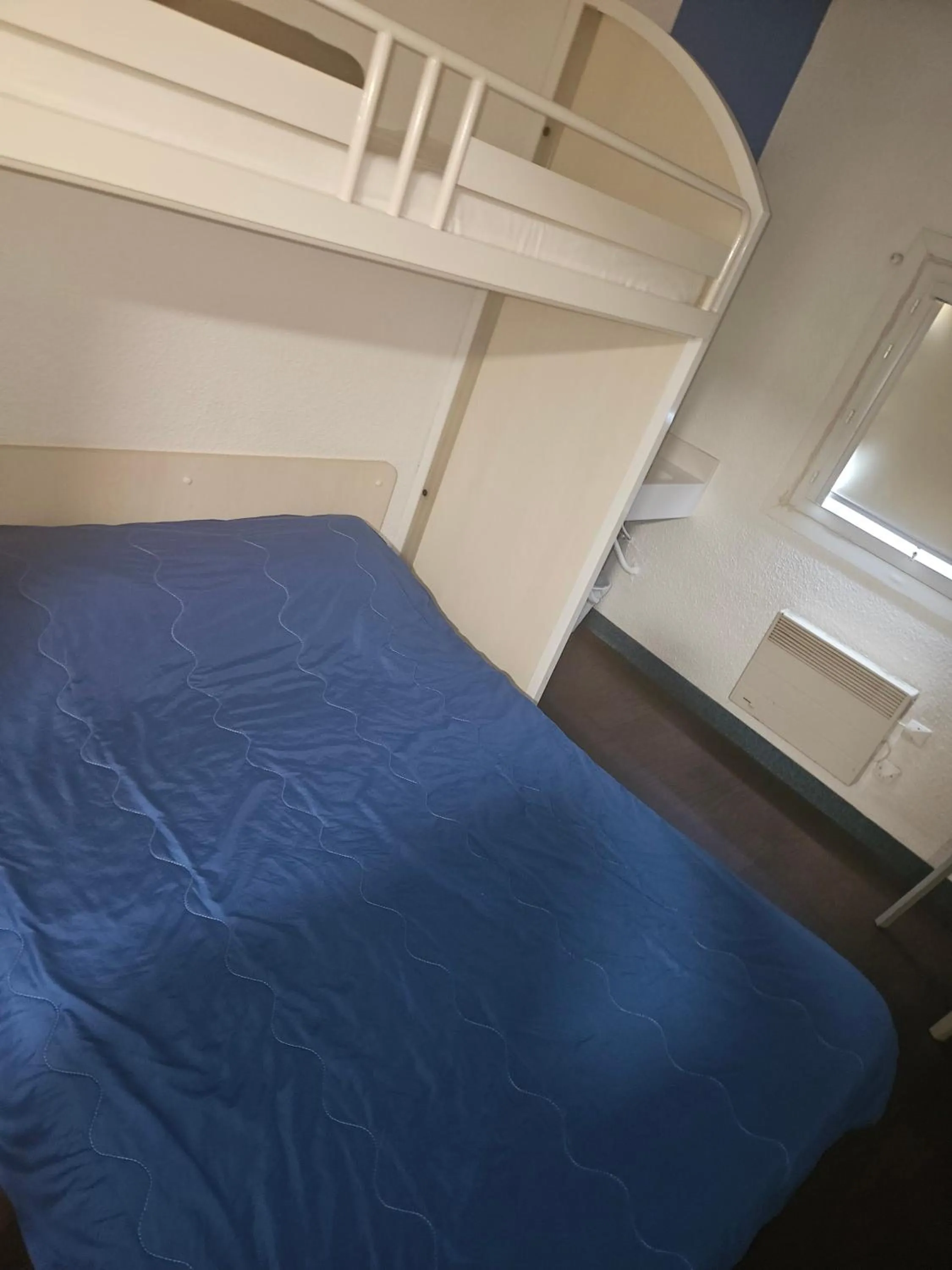 Bed in Hotel Class'Eco Carcassonne