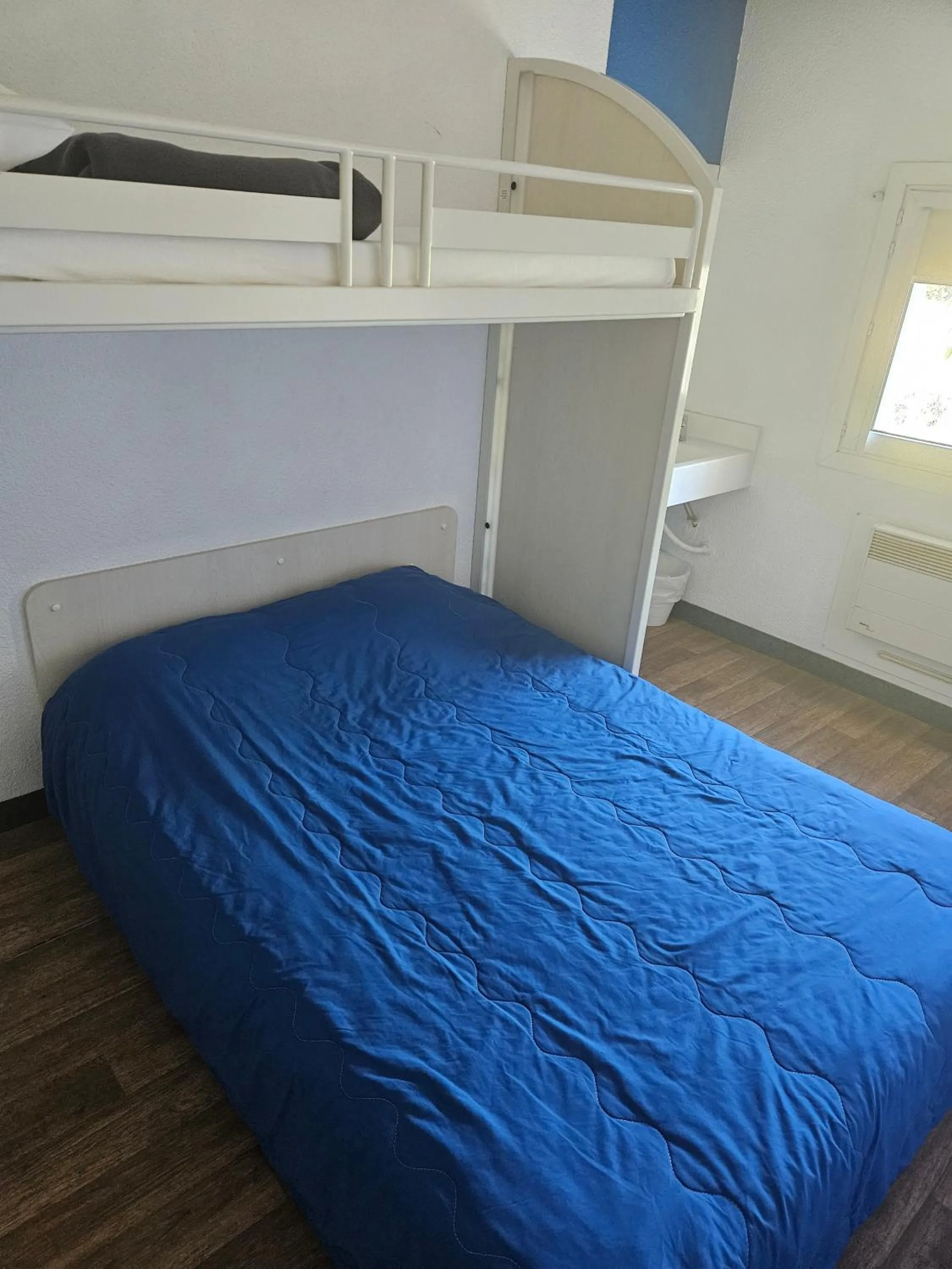 Bed in Hotel Class'Eco Carcassonne