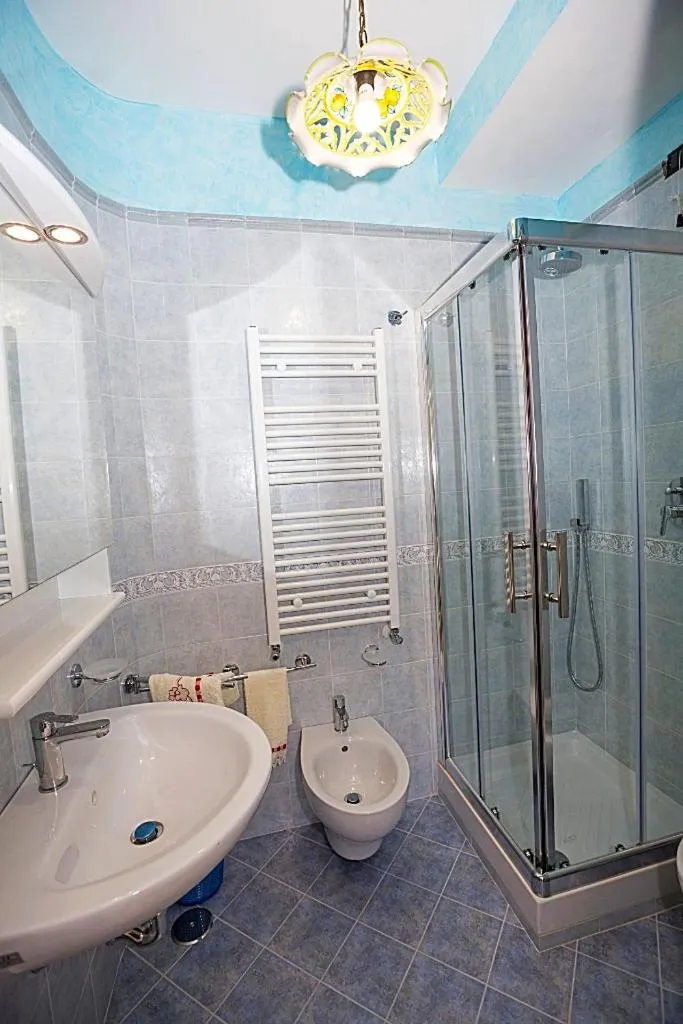 Shower in B&B Fior Tramonti