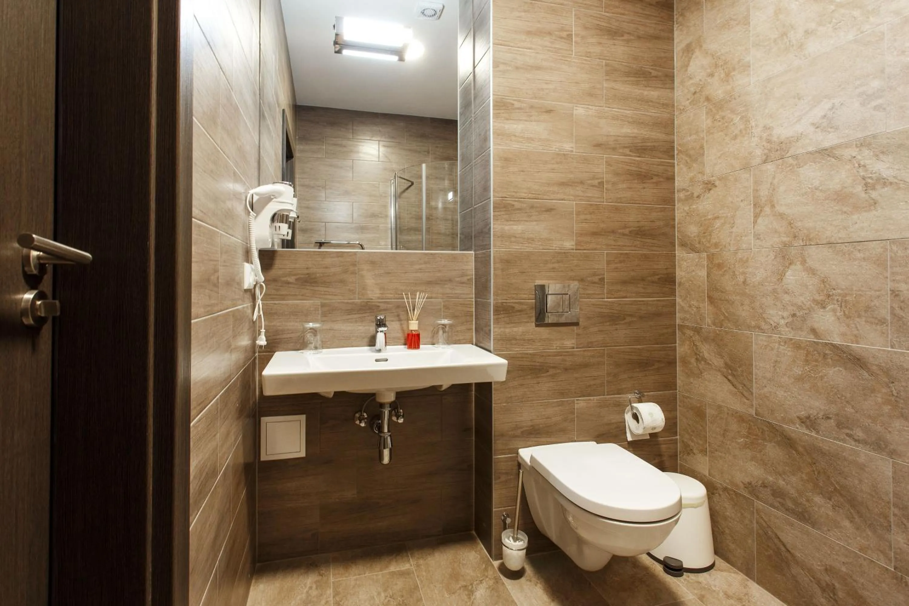 Toilet in Old Town Trio Apartments