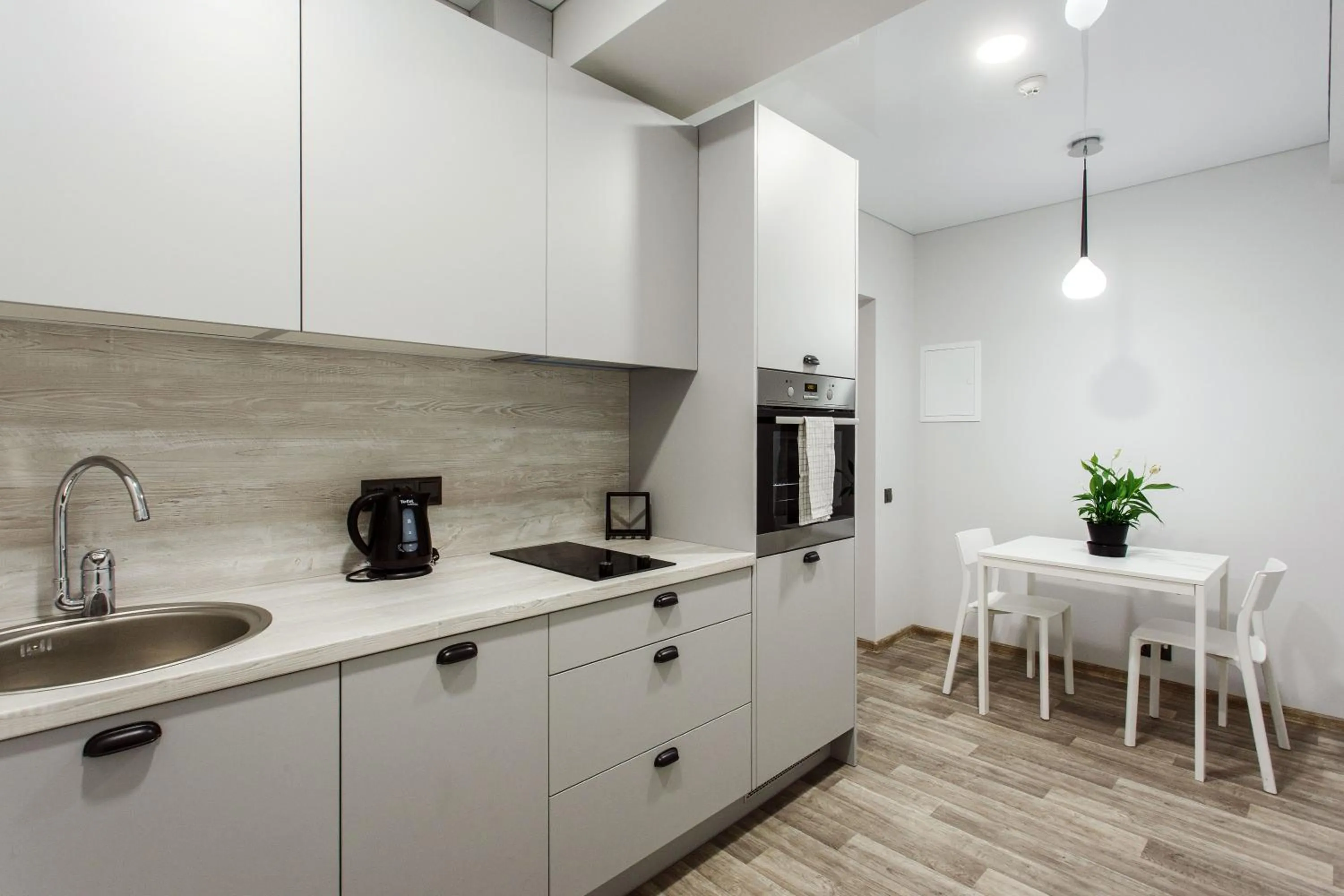 Kitchen or kitchenette in Old Town Trio Apartments