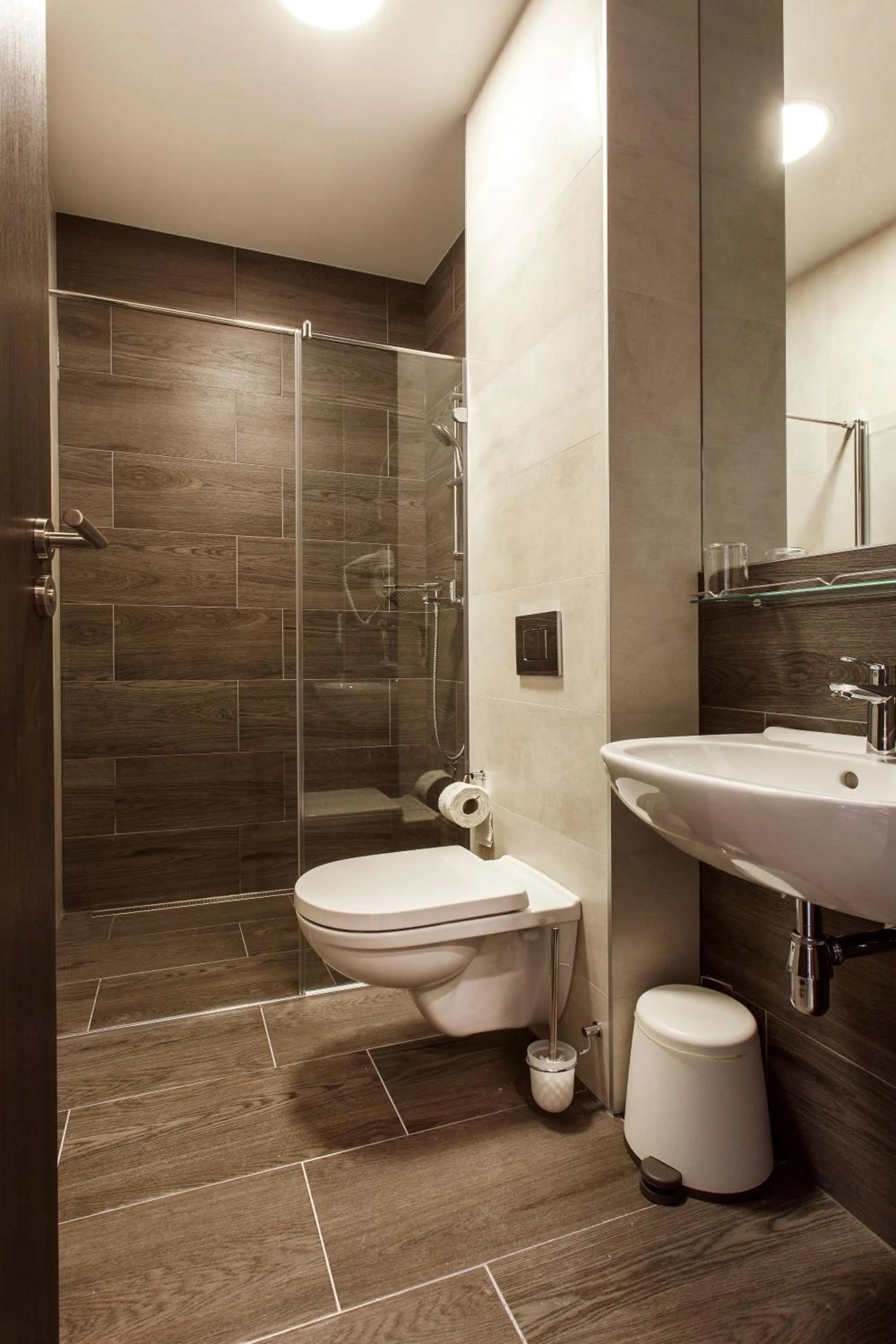 Toilet in Old Town Trio Apartments