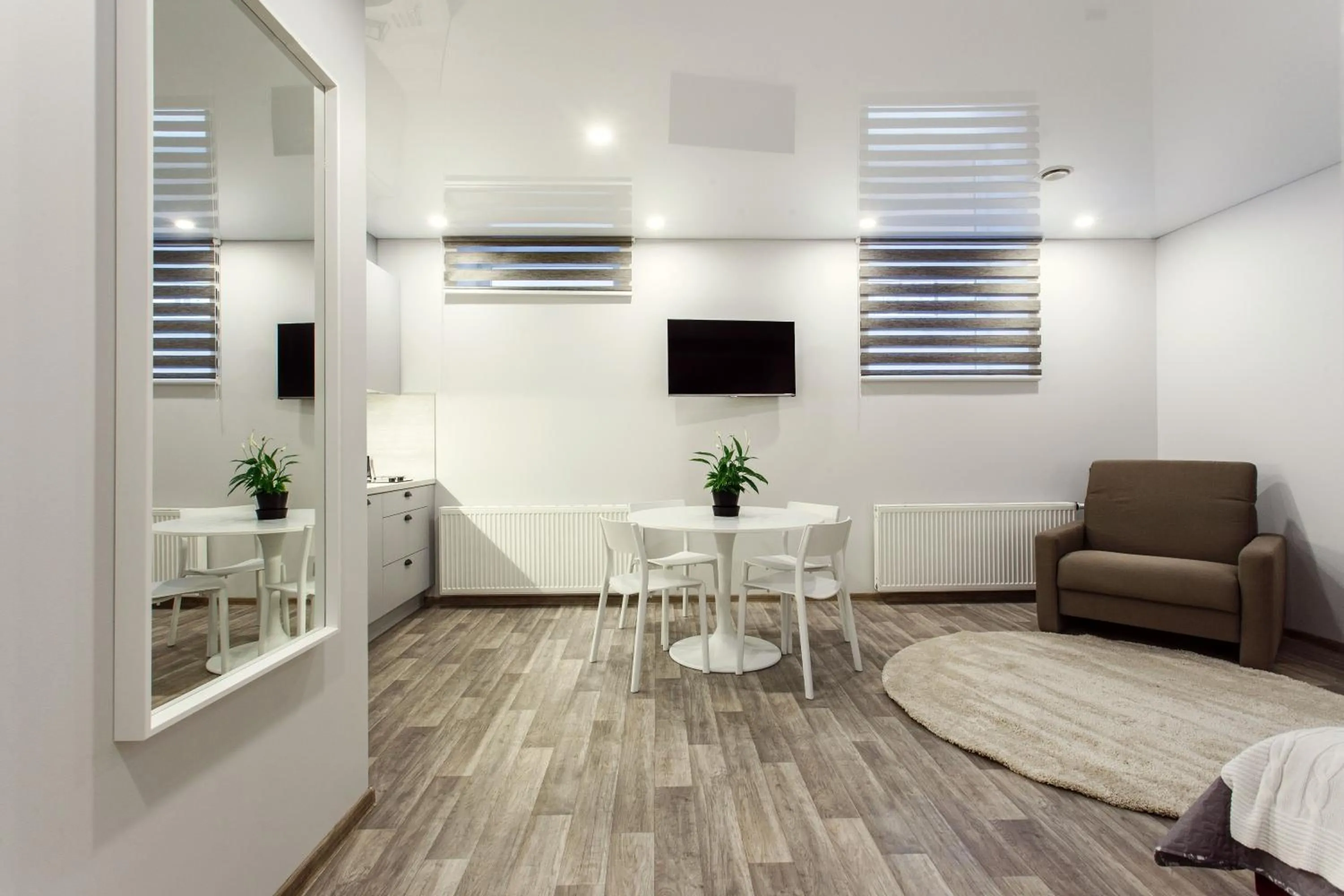 Photo of the whole room in Old Town Trio Apartments