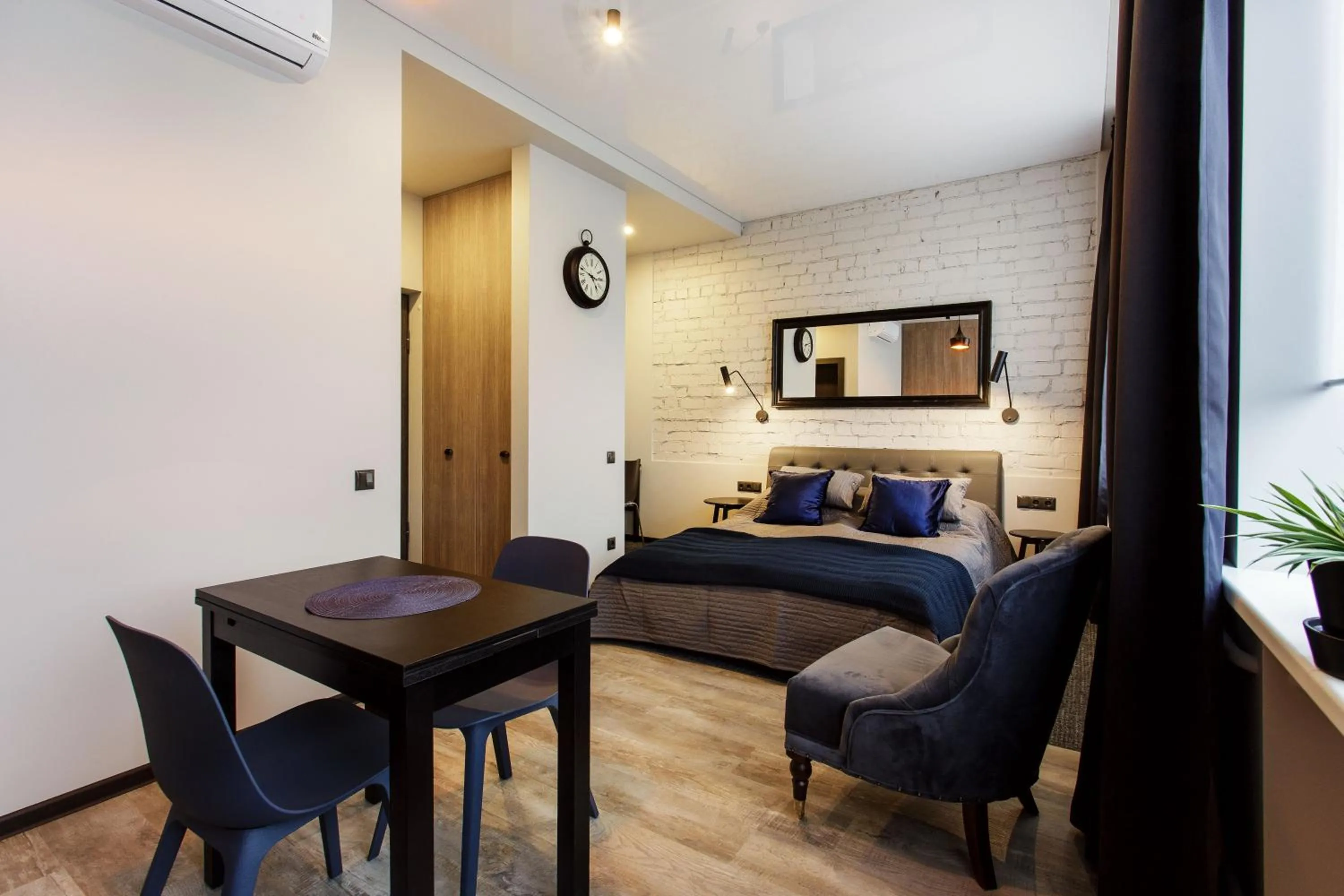 Photo of the whole room, Bed in Old Town Trio Apartments