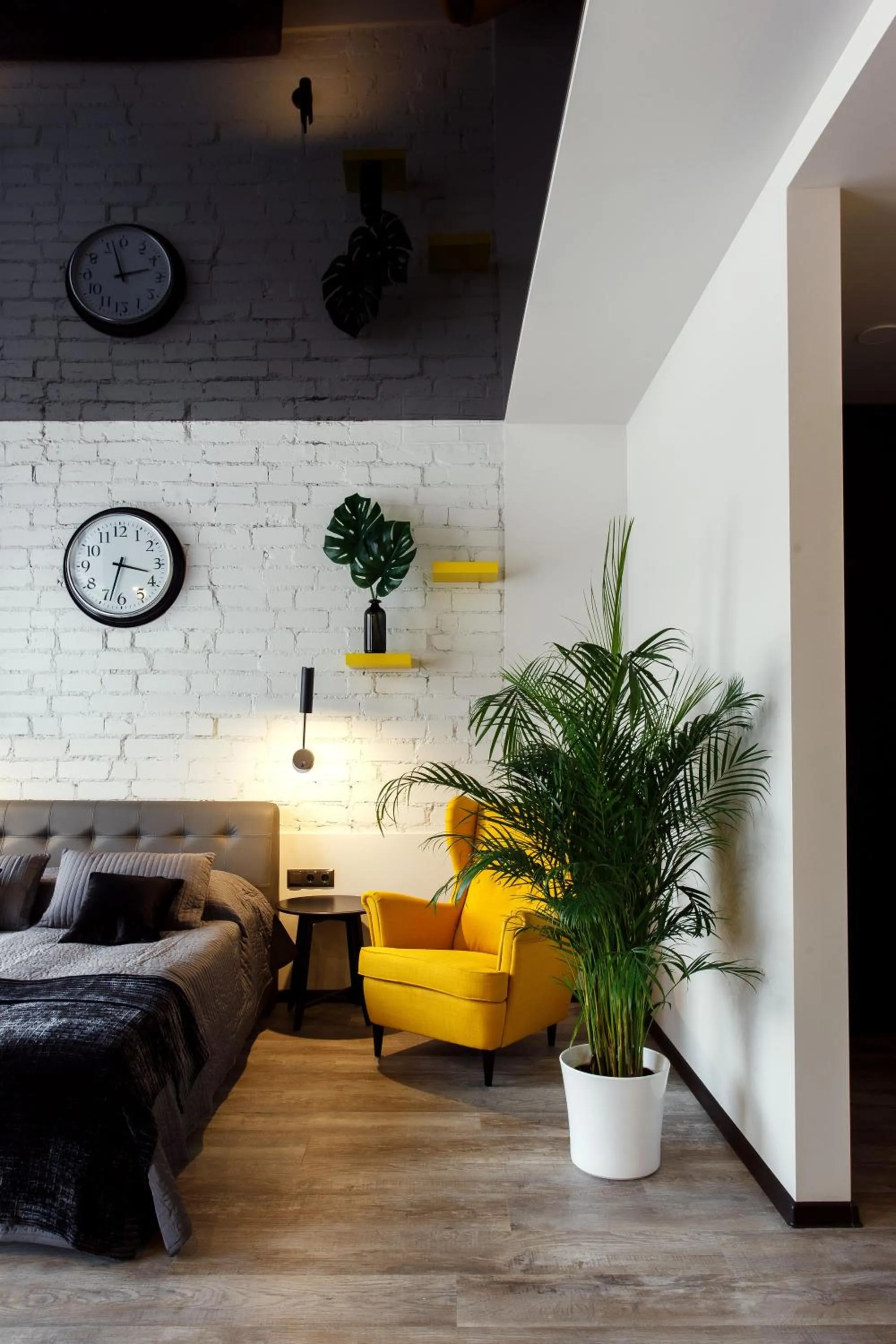 Photo of the whole room in Old Town Trio Apartments