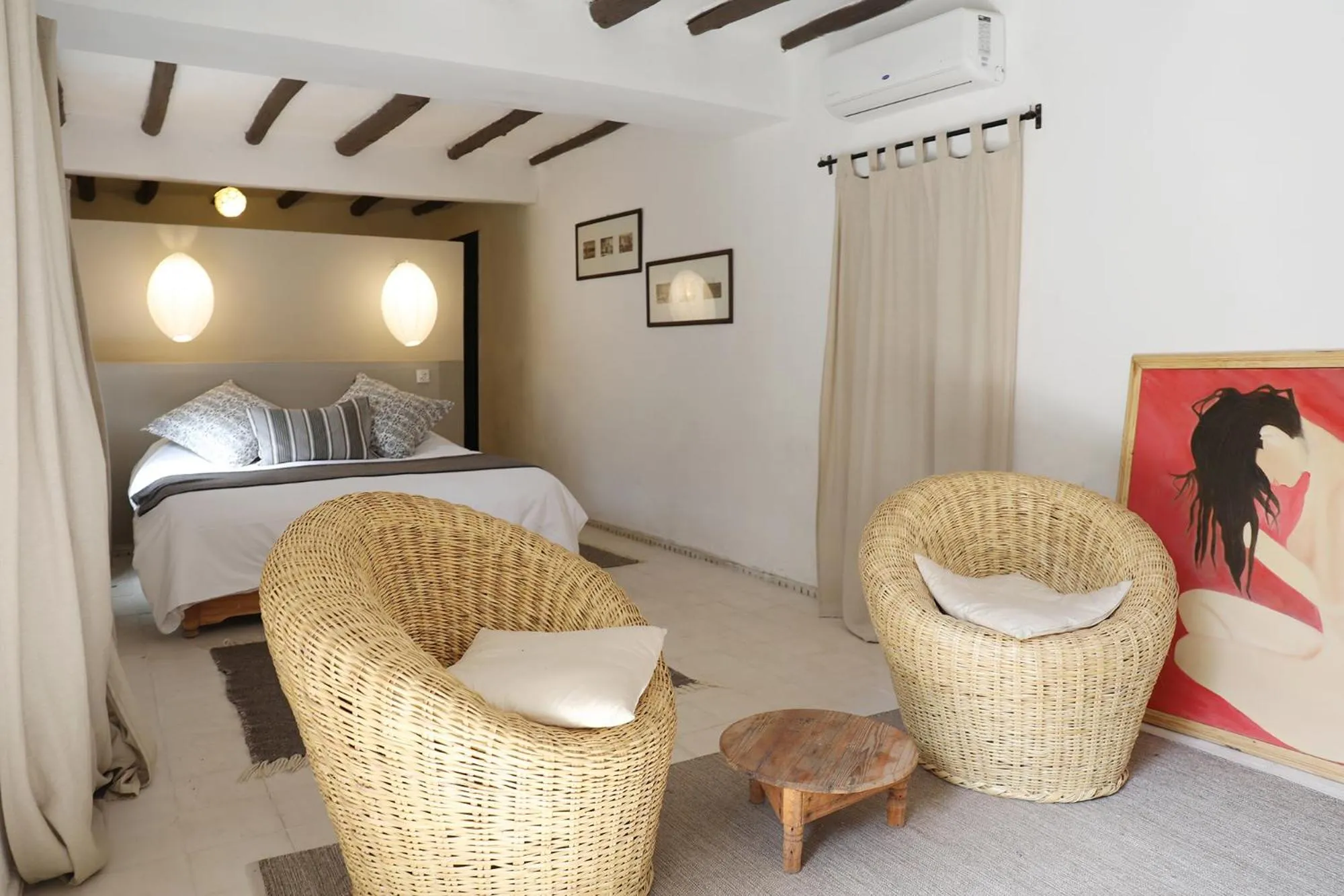 Photo of the whole room, Bed in Le Petit Hôtel du Flouka