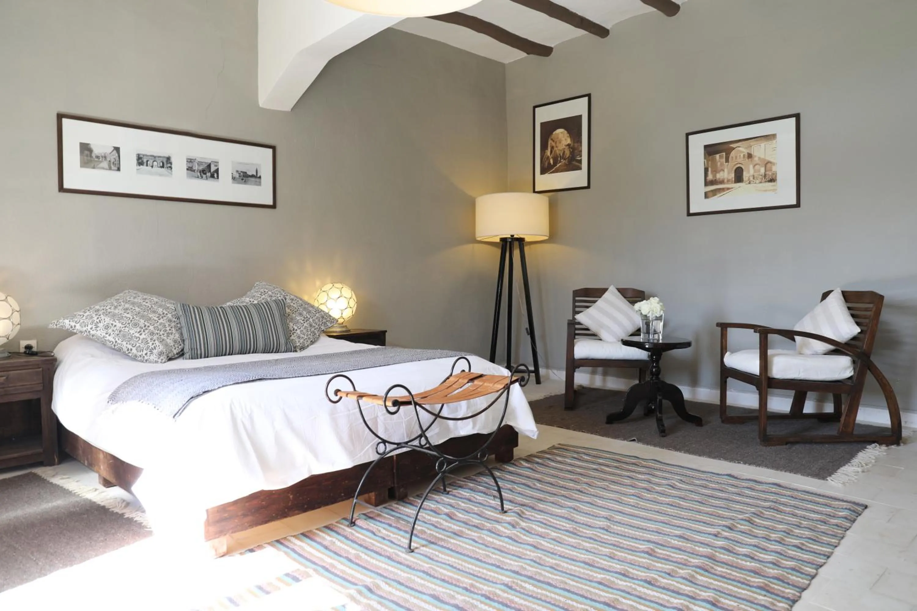 Bed in Le Petit Hôtel du Flouka