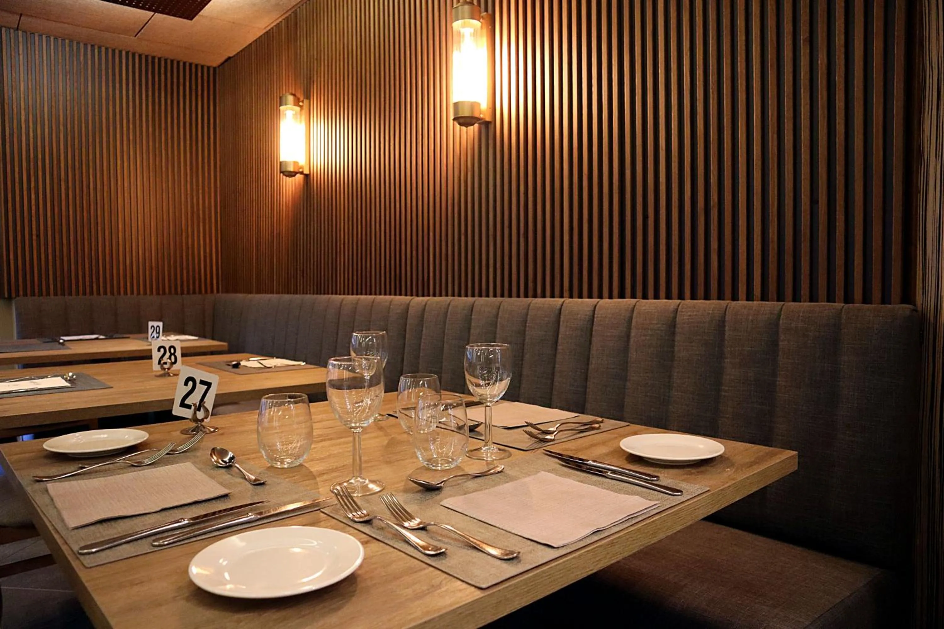 Restaurant/places to eat in Yomo Mola Park