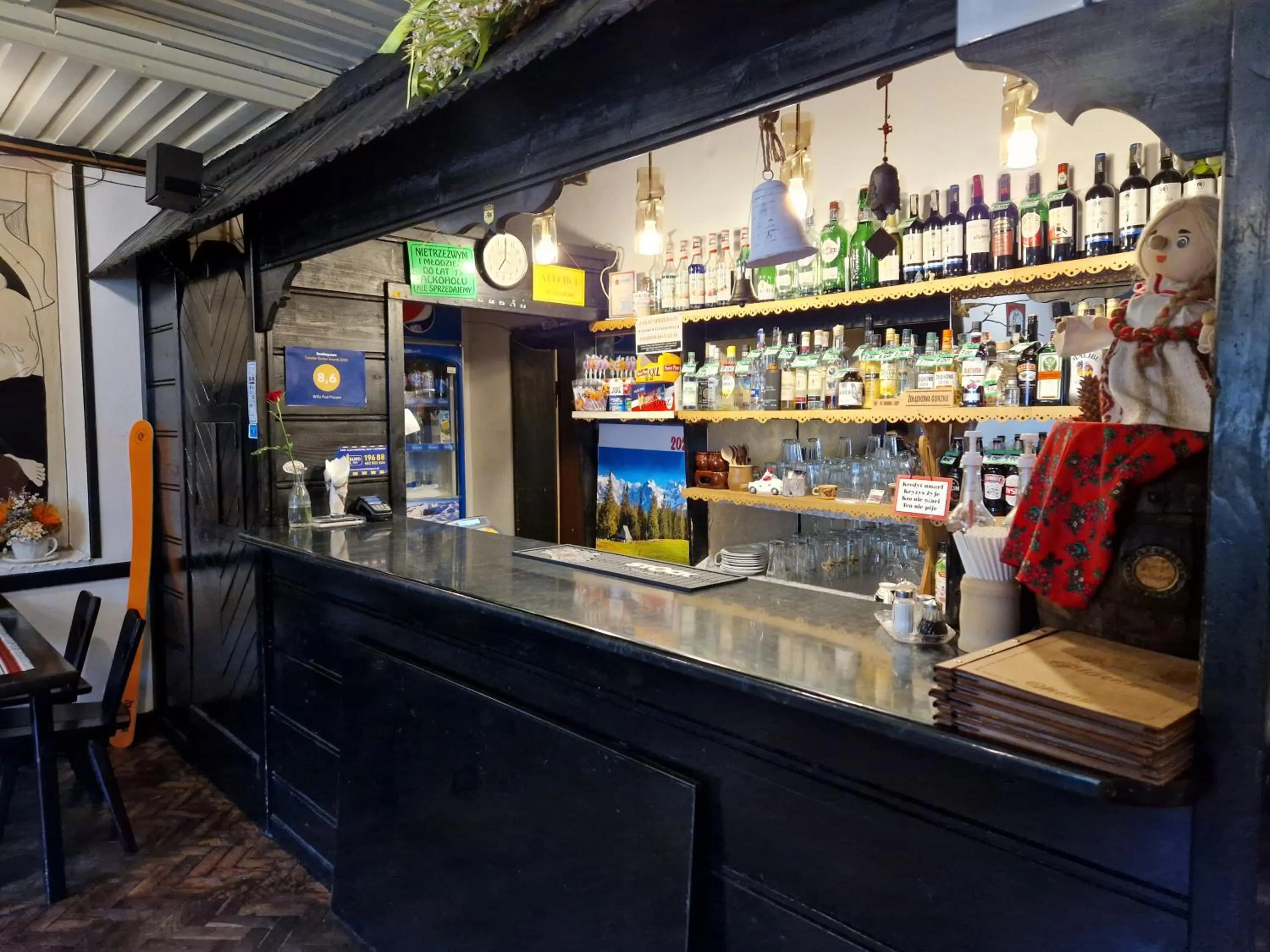 Restaurant/places to eat in Willa Pod Piórem