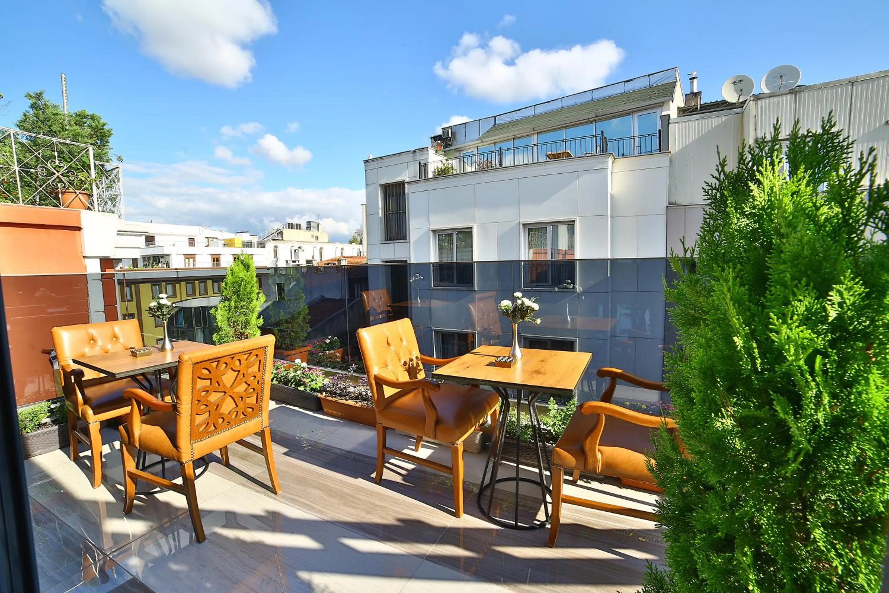 Restaurant/places to eat in Beethoven Hotel & Suite