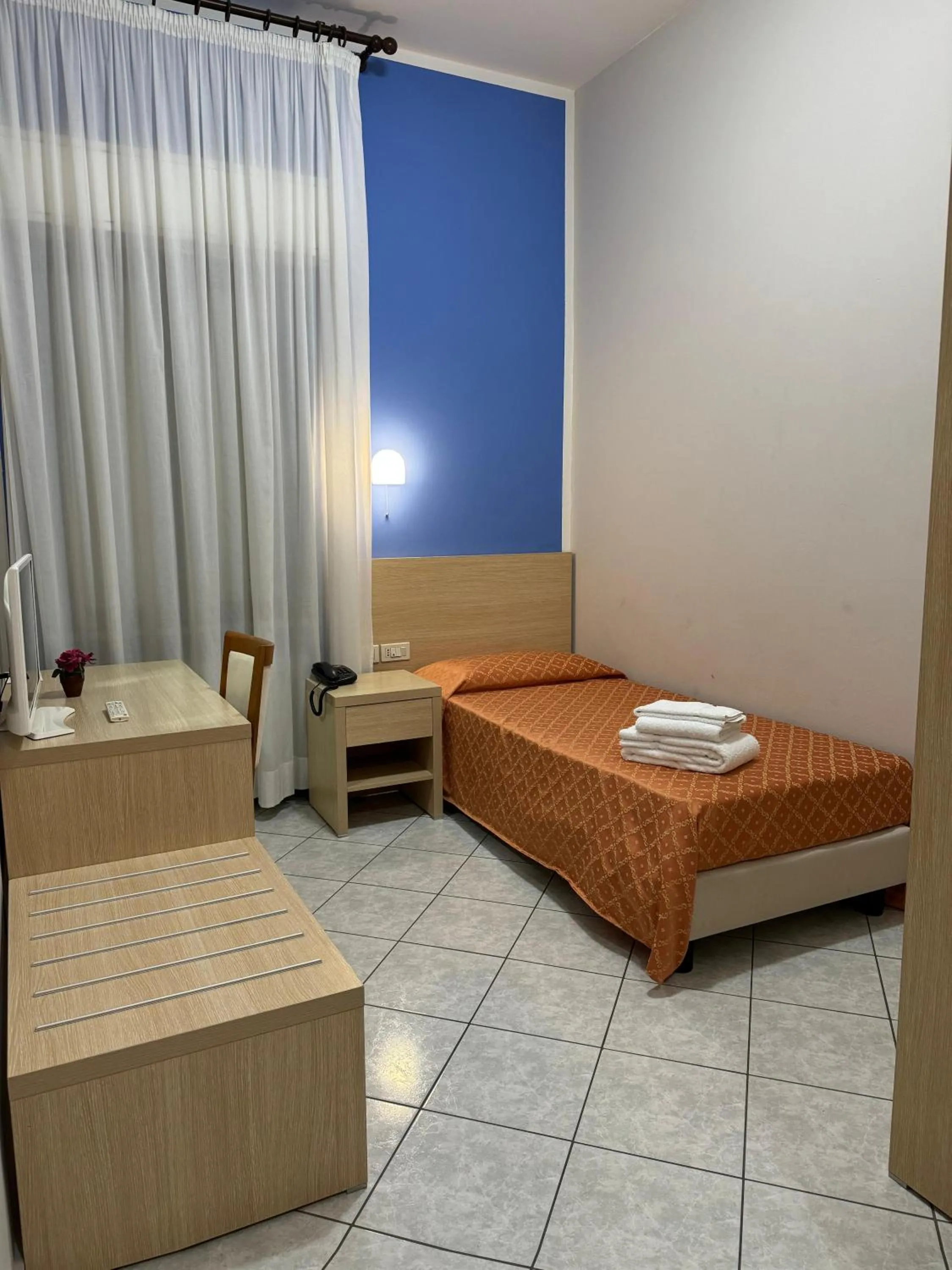 Bedroom, Bed in Albergo La Posta Arezzo