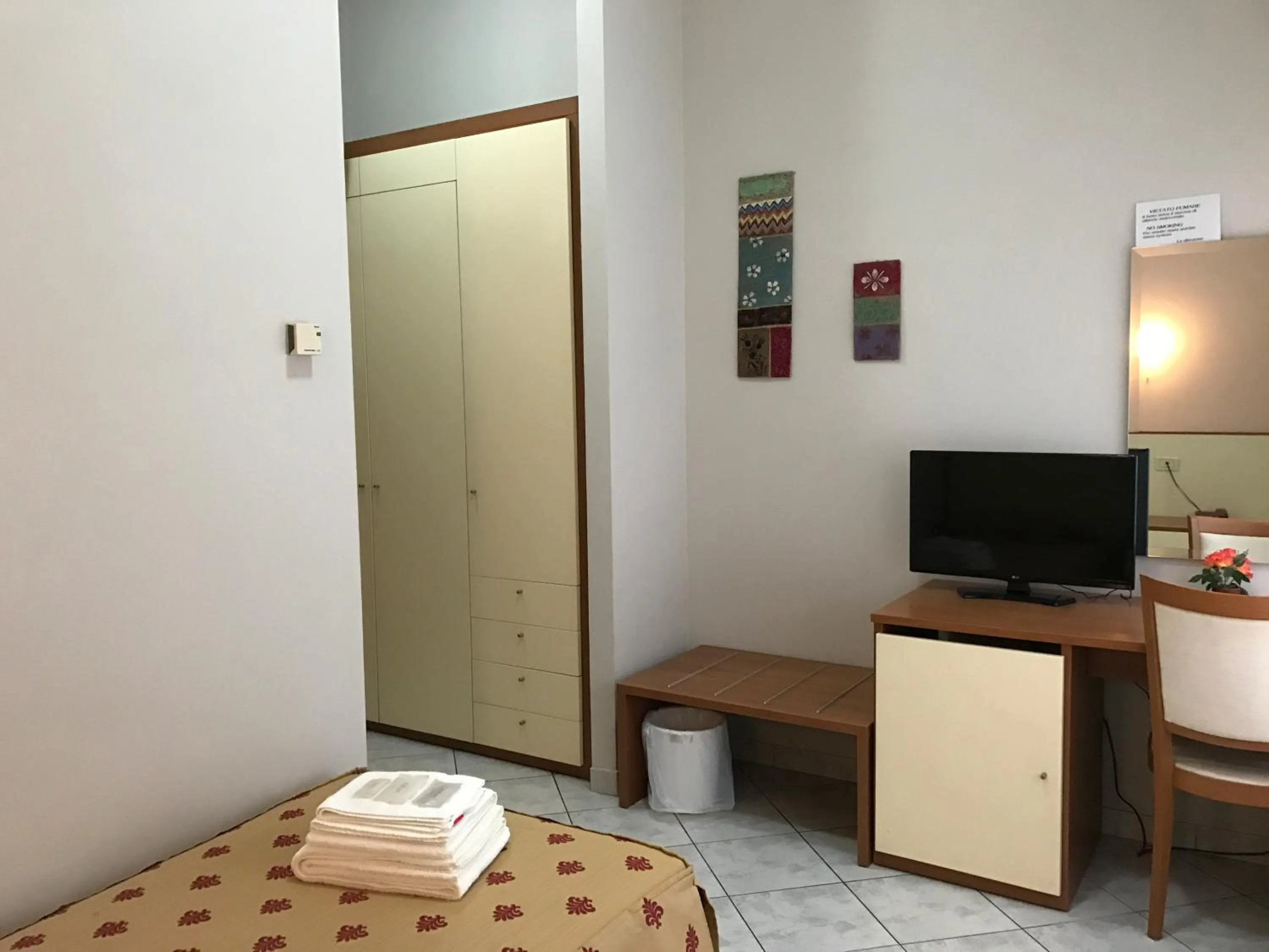 Photo of the whole room, Bed in Albergo La Posta Arezzo