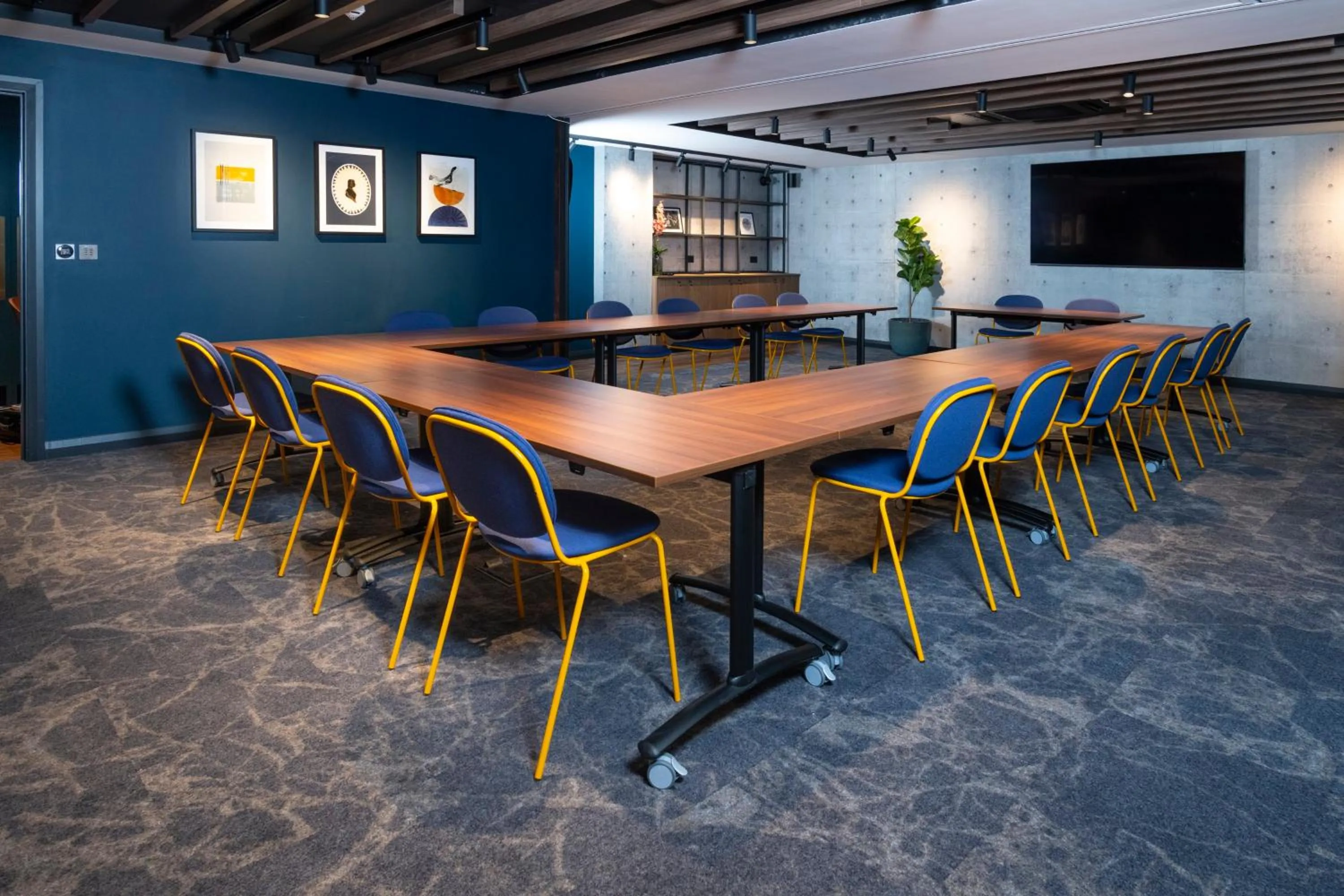 Meeting/conference room in Holiday Inn Derby Riverlights by IHG