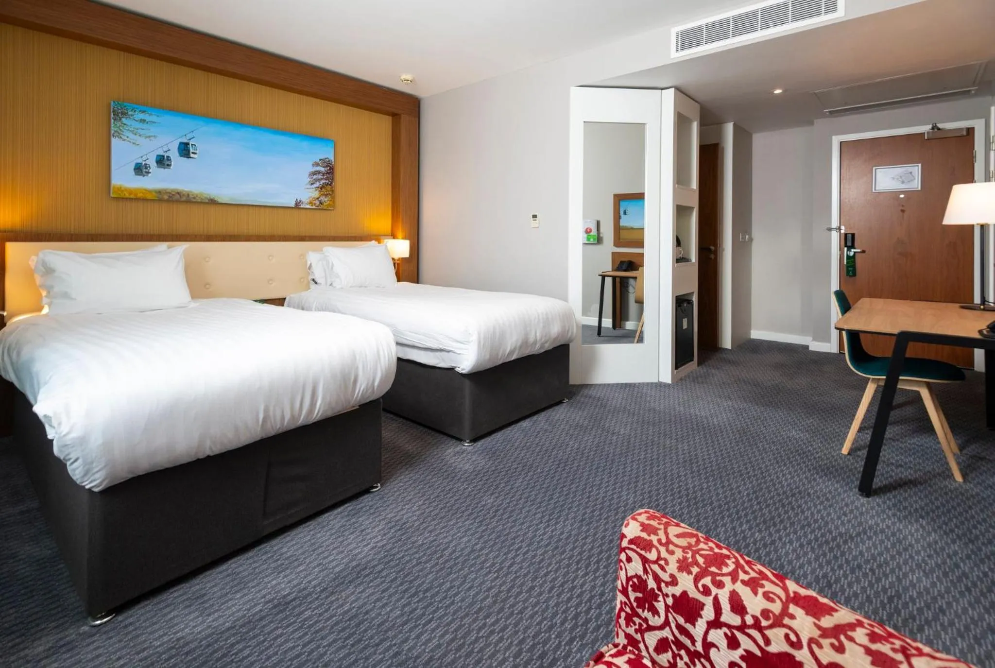 Photo of the whole room, Bed in Holiday Inn Derby Riverlights by IHG