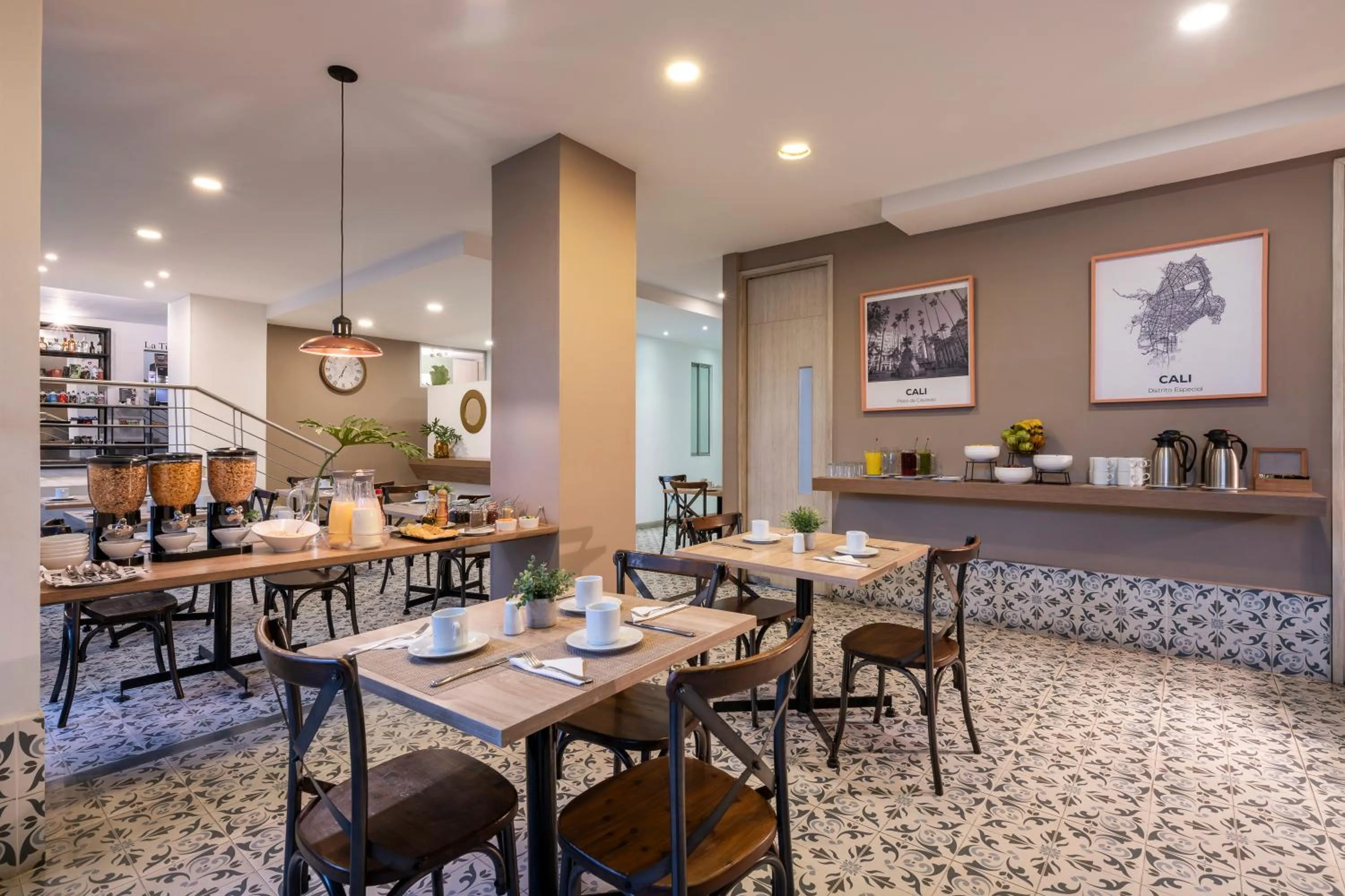 Restaurant/places to eat in Hotel MS Pacifico Chipichape