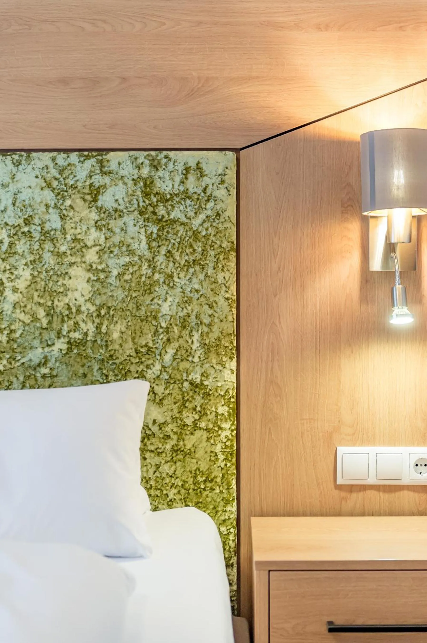 Decorative detail, Bed in Riders In