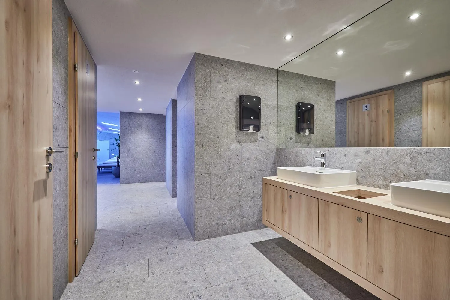 Swimming pool in Riders In