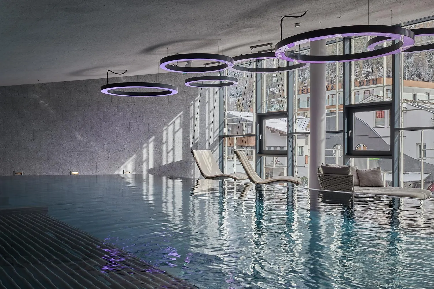 Swimming pool in Riders In