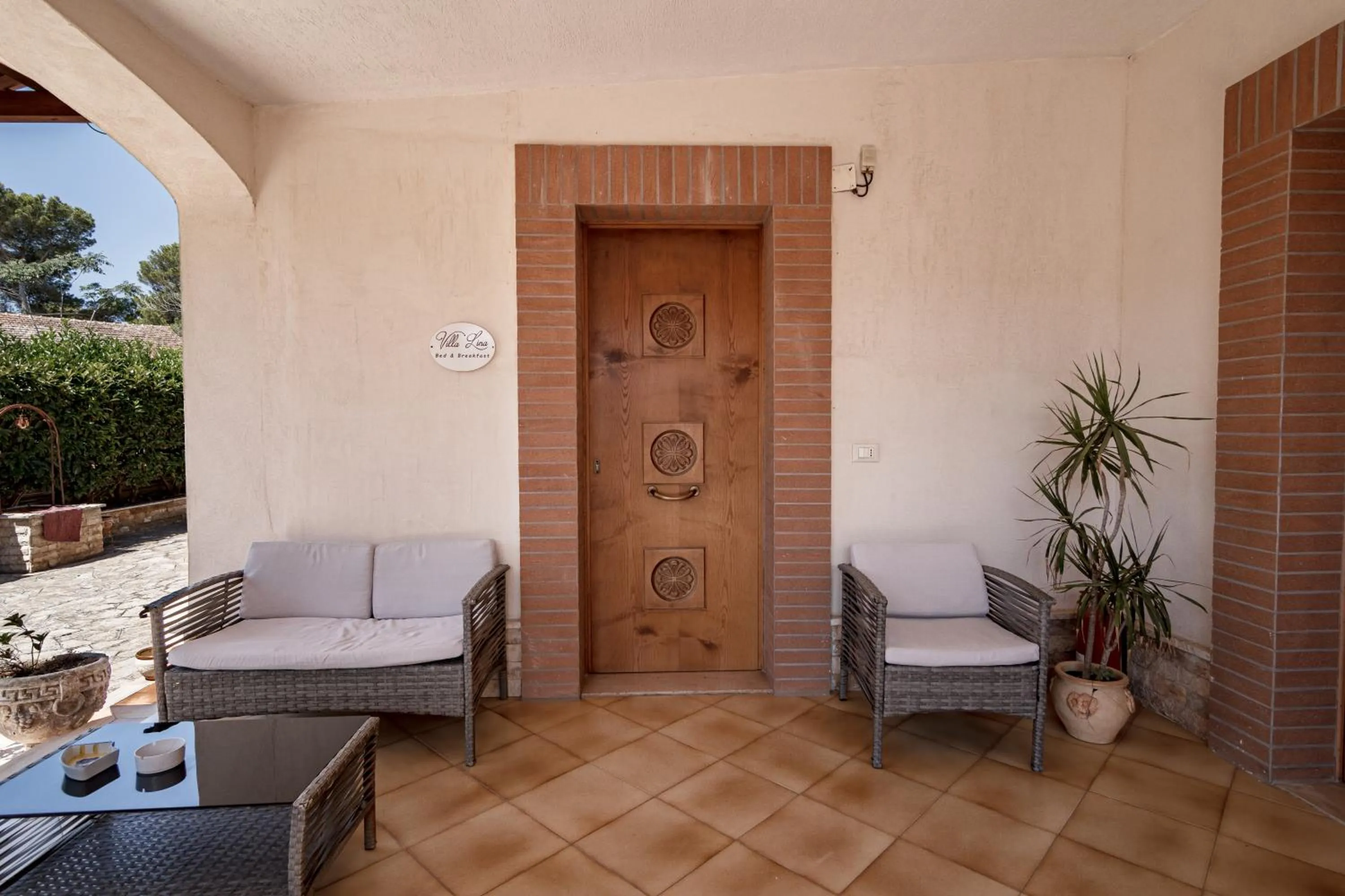 Property building in Villa Lina Bed&Breakfast