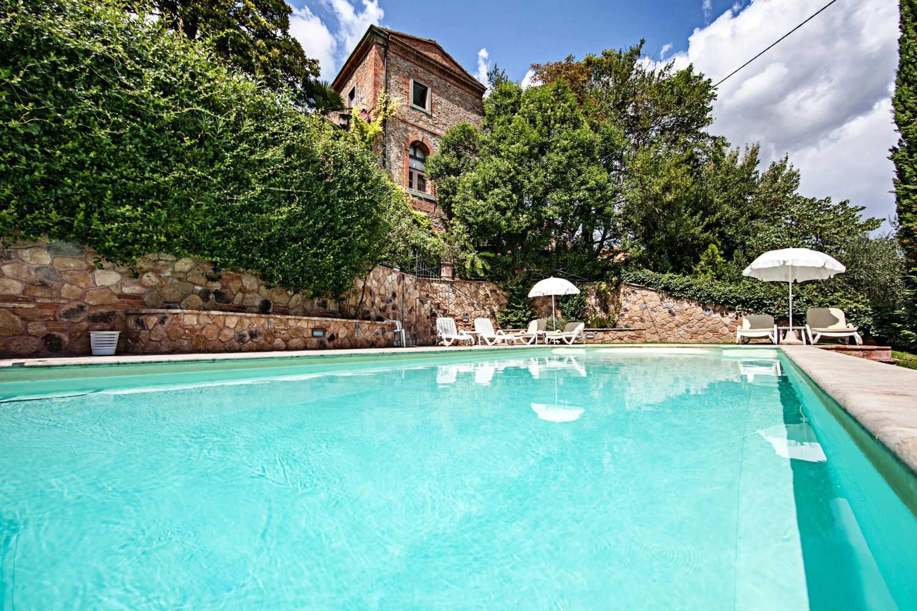 Swimming pool in Fonte Del Castagno