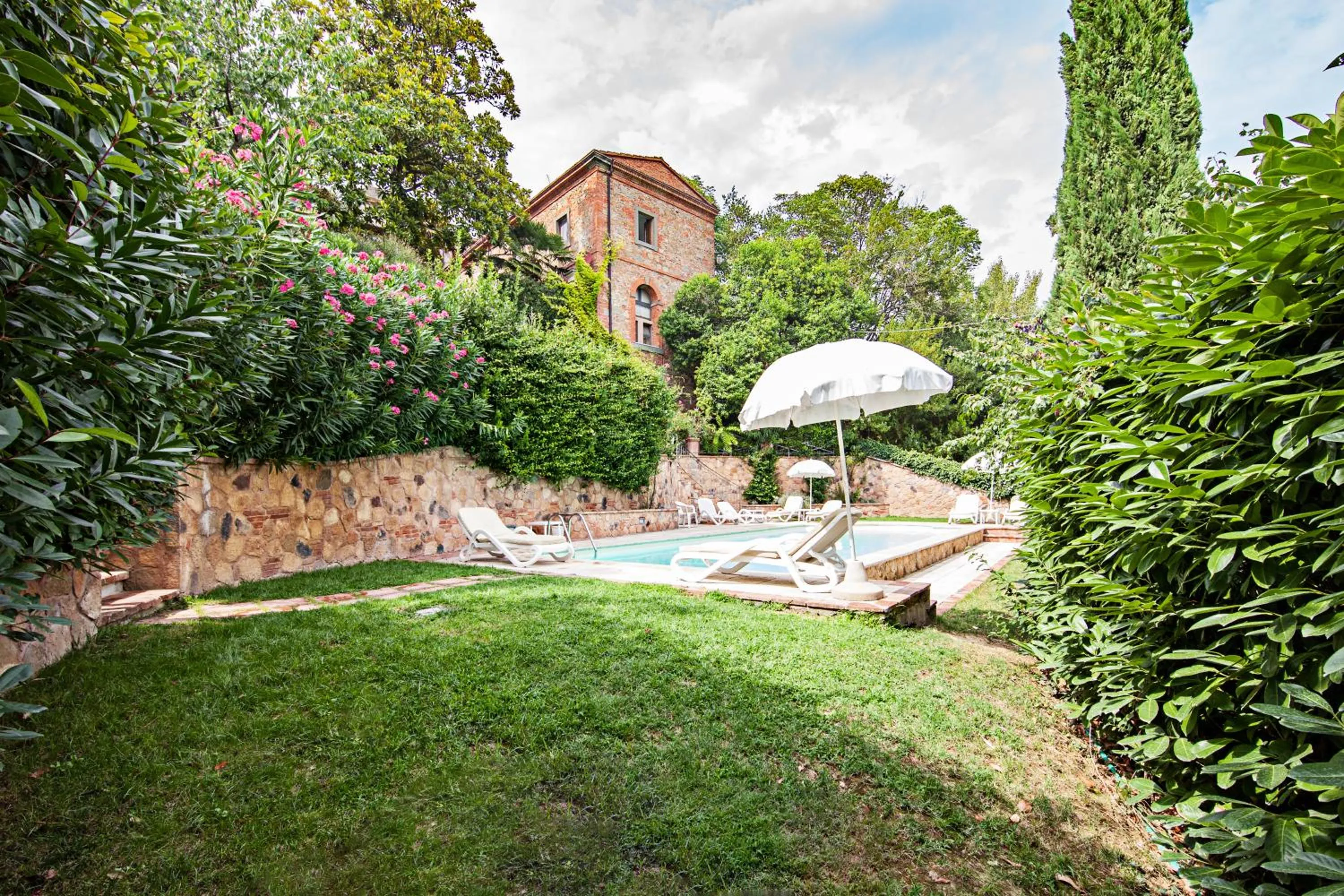 Swimming pool in Fonte Del Castagno