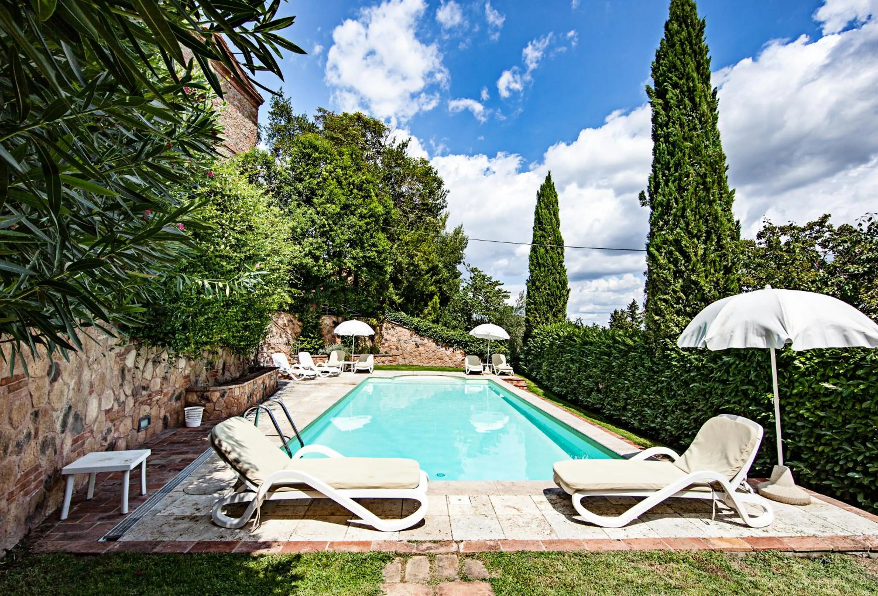 Swimming pool in Fonte Del Castagno