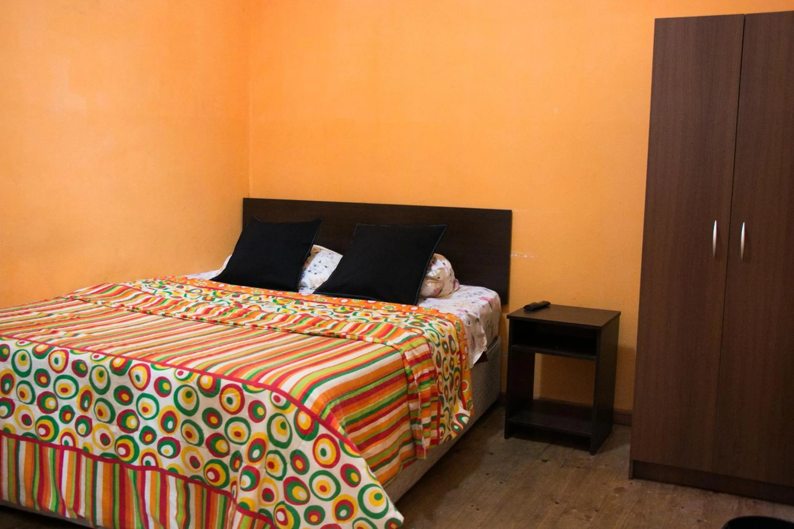 Standard Double Room with Shared Bathroom in Hostal Tricontinental