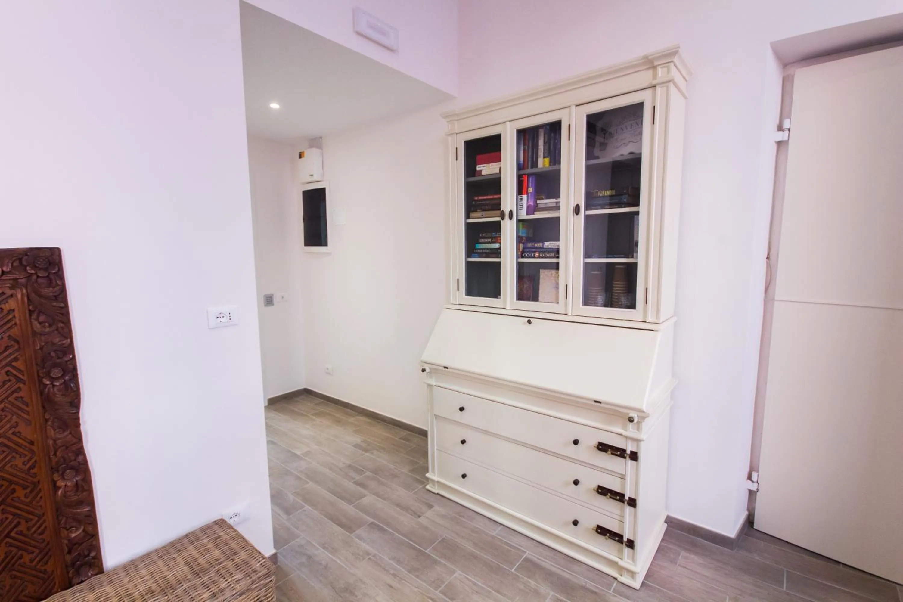 Library in Emily Rooms