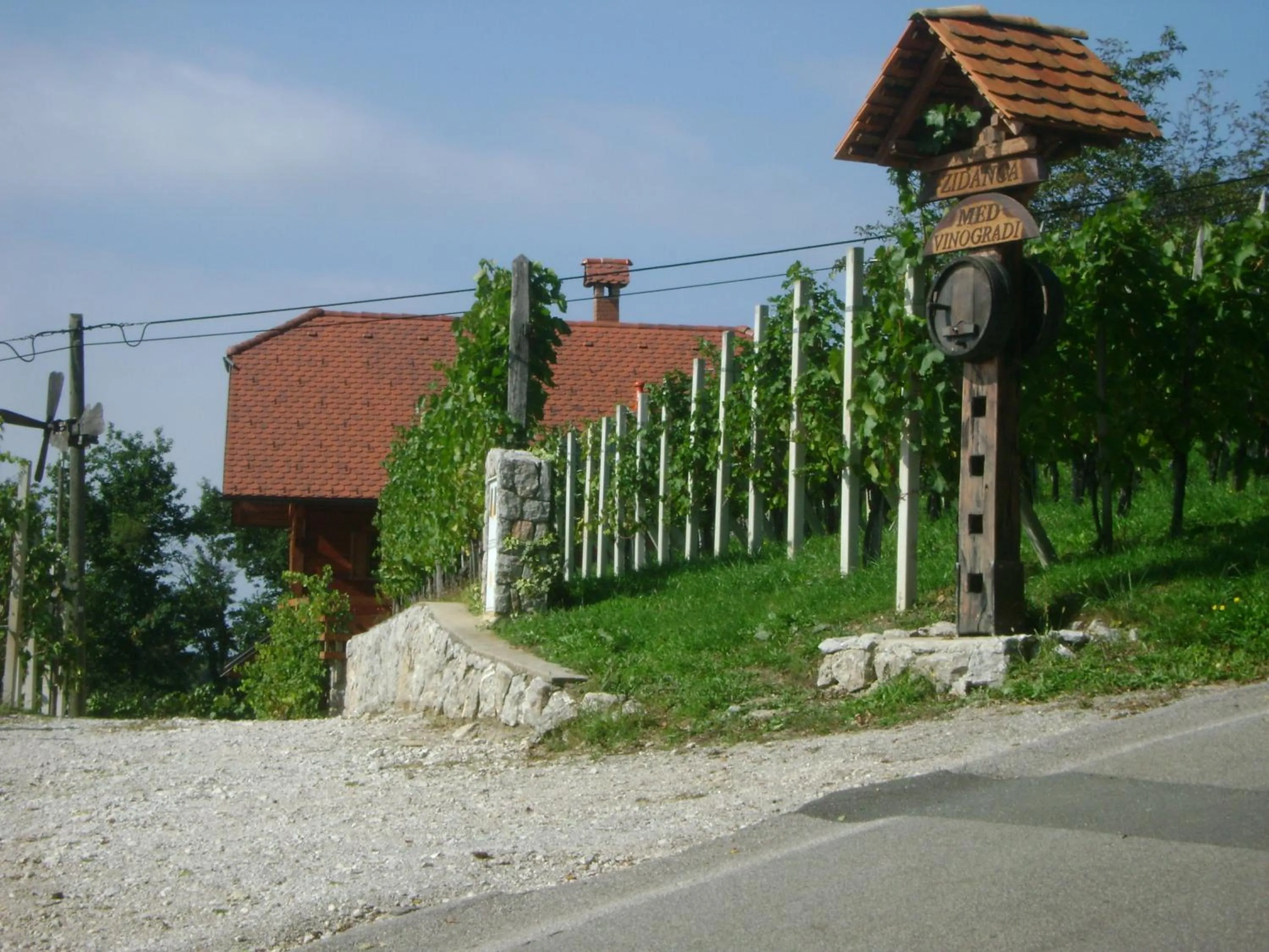 Facade/entrance in Vineyard cottage Zidanca med vinogradi