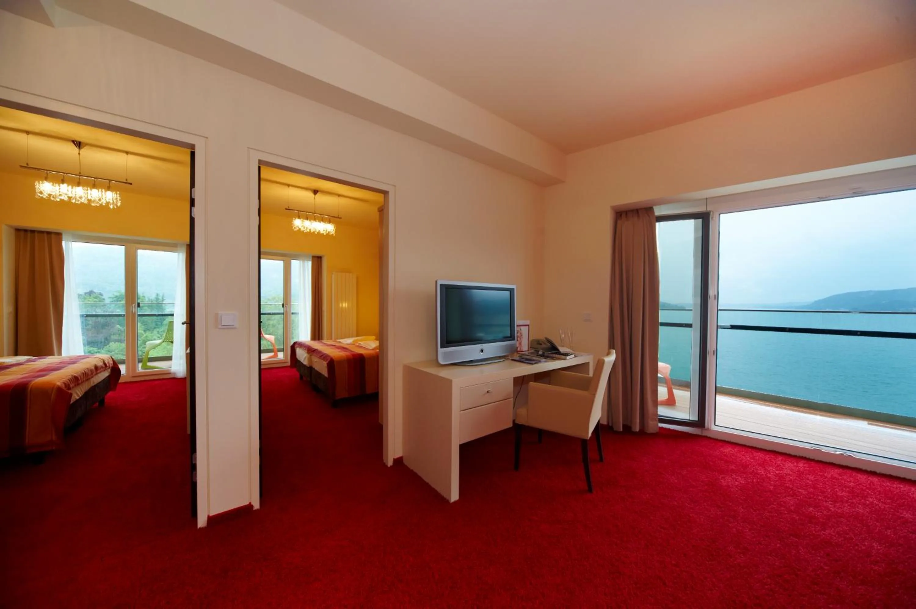 Bed in Parkhotel Pörtschach - Das Hotelresort mit Insellage am Wörthersee