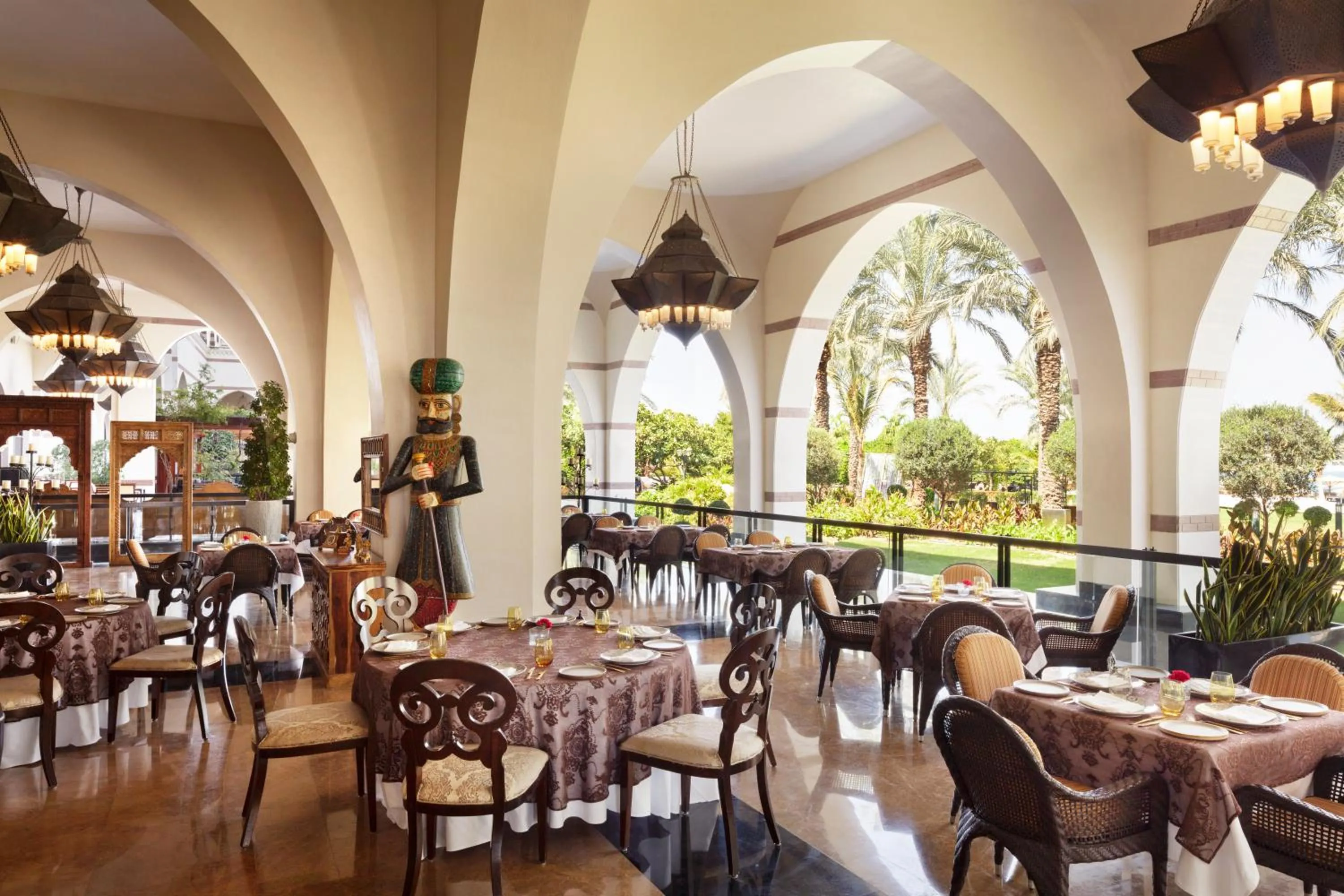 Restaurant/places to eat in Jumeirah Zabeel Saray Dubai