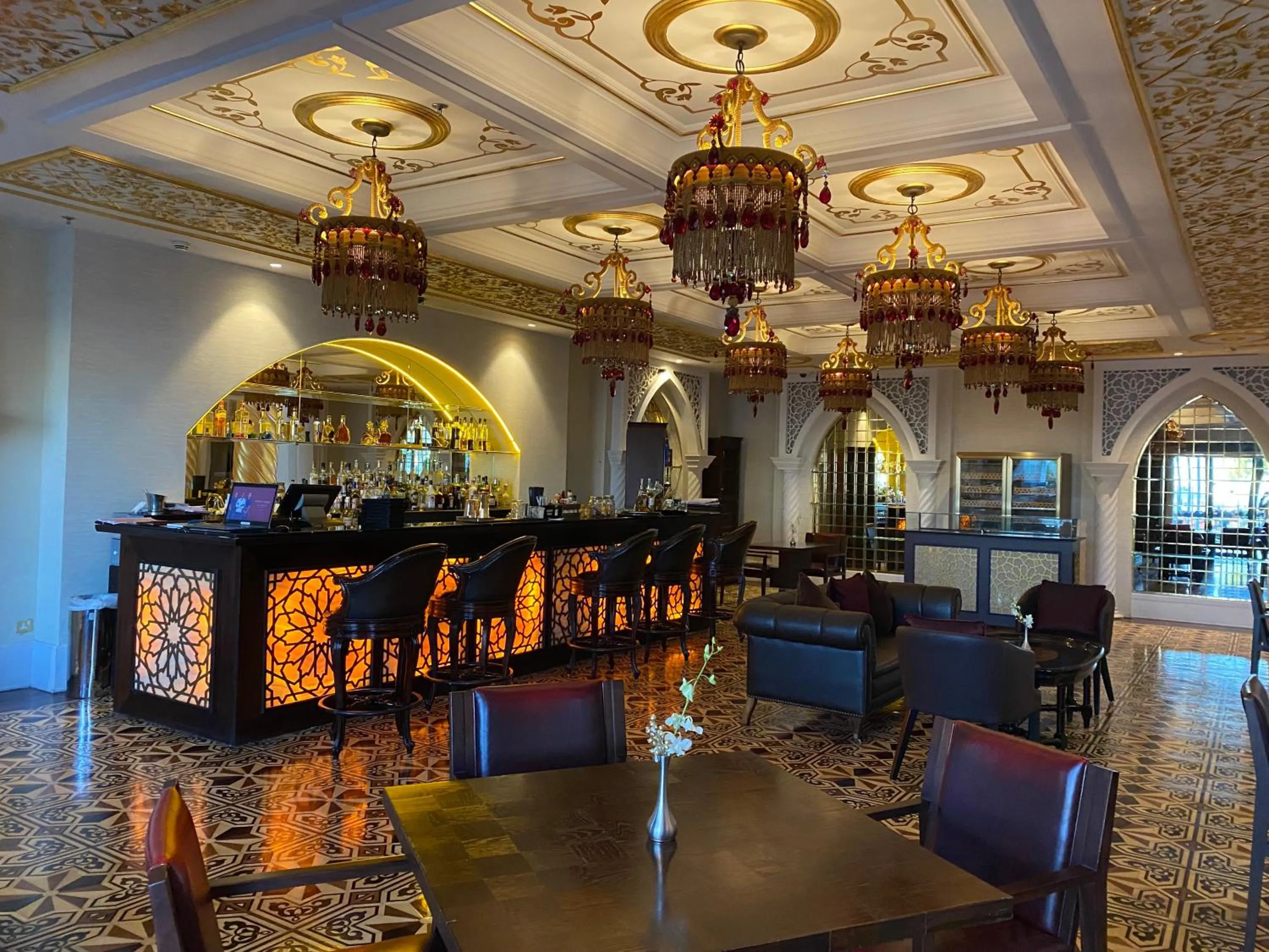 Restaurant/places to eat in Jumeirah Zabeel Saray Dubai
