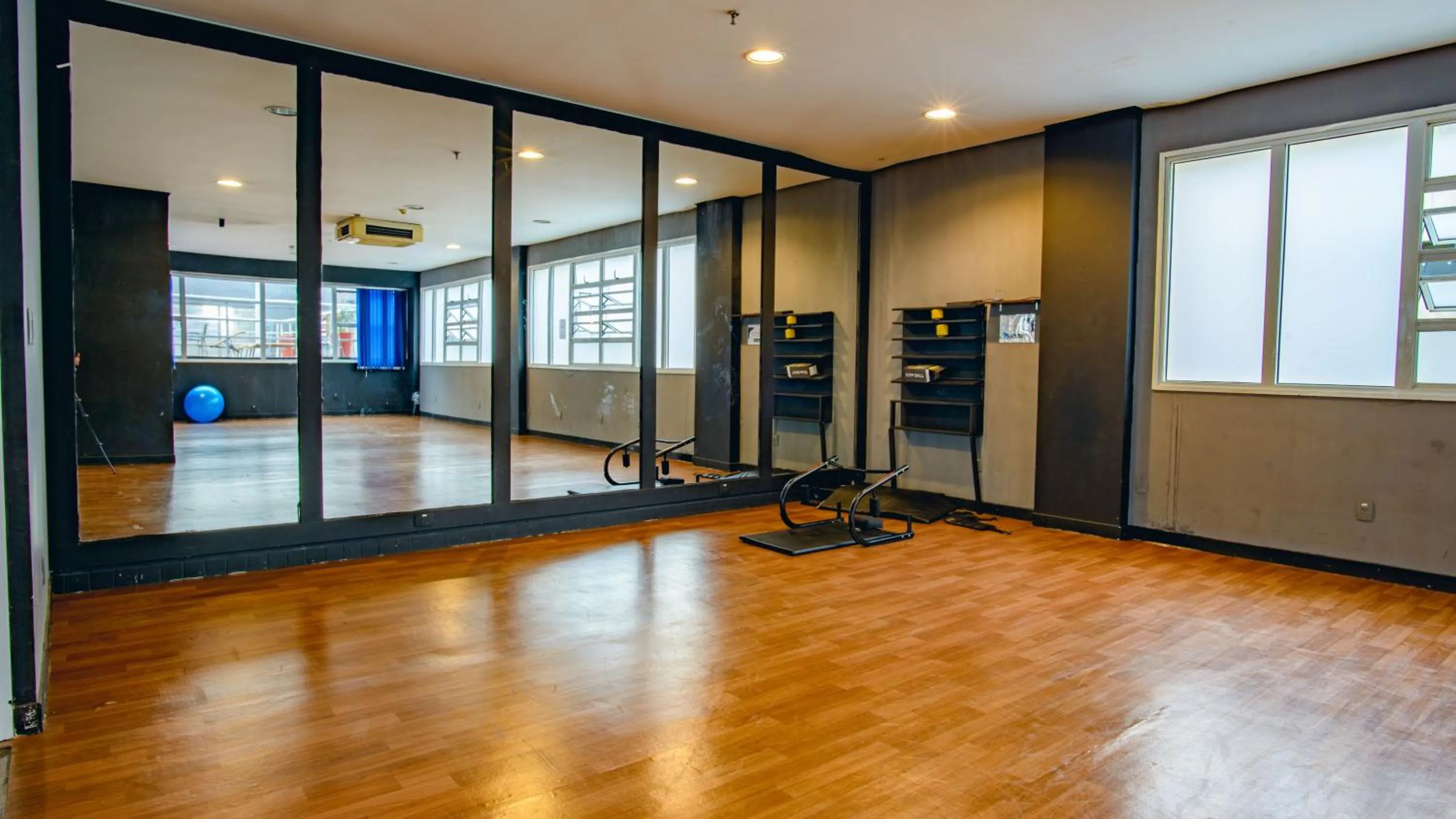 Fitness centre/facilities in Quality Suites Alphaville