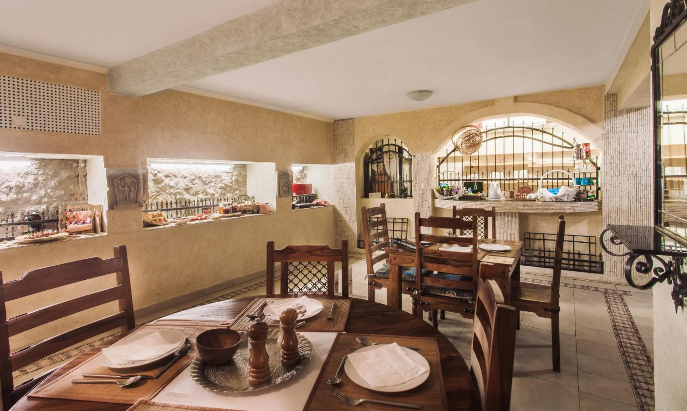 Breakfast in Villa Anri