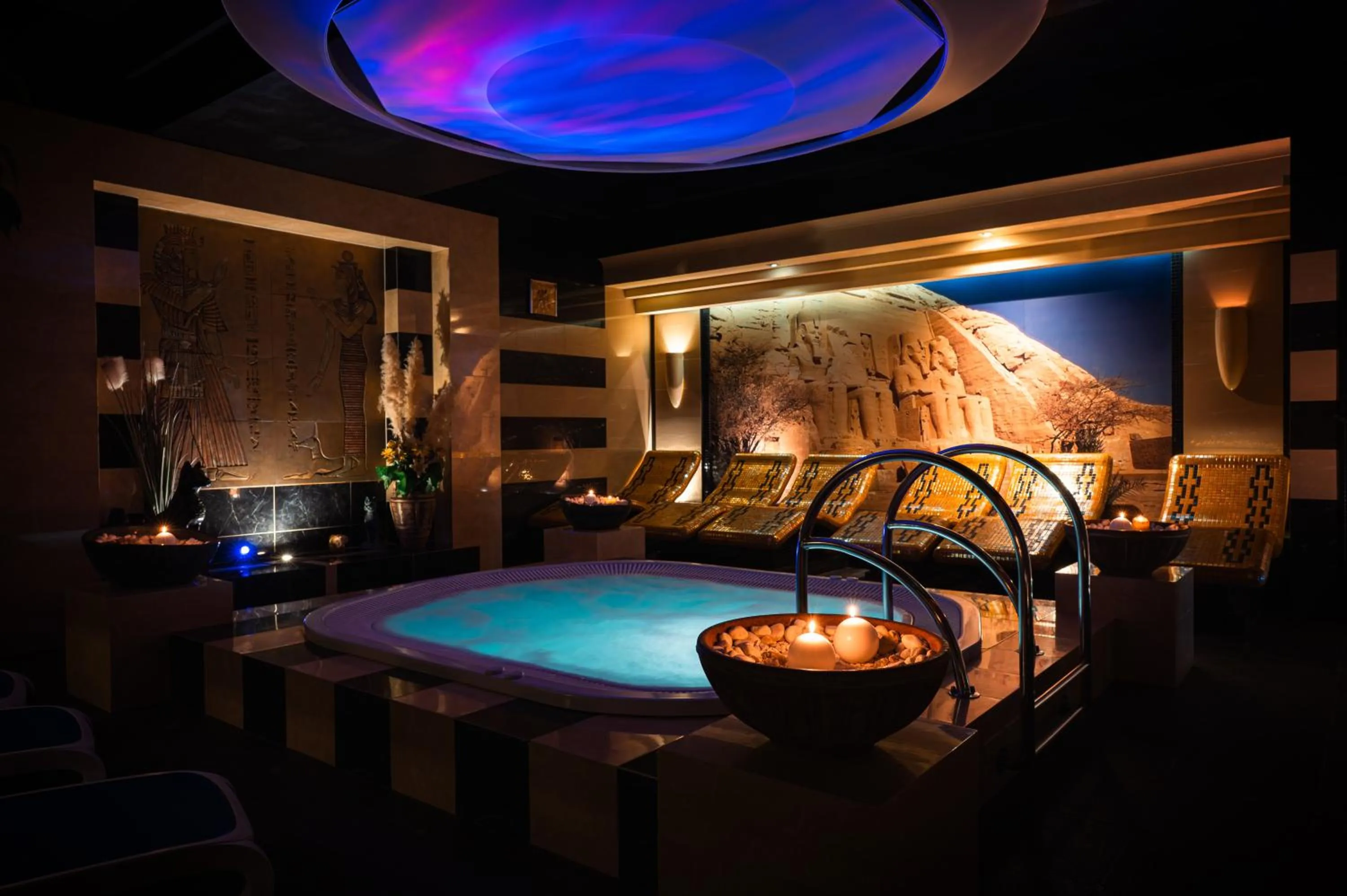 Hot Tub in Hotel Falko