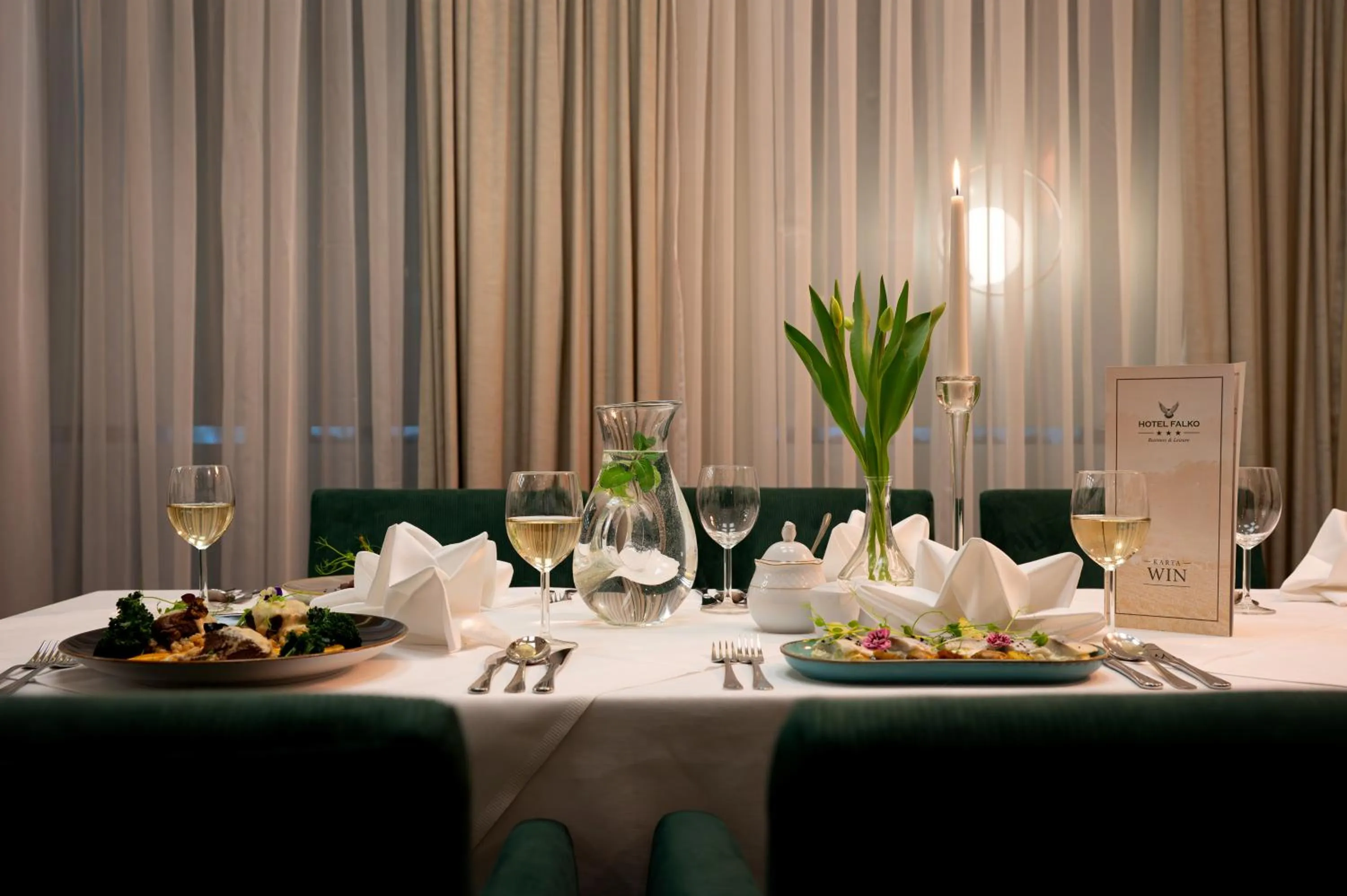 Restaurant/places to eat in Hotel Falko