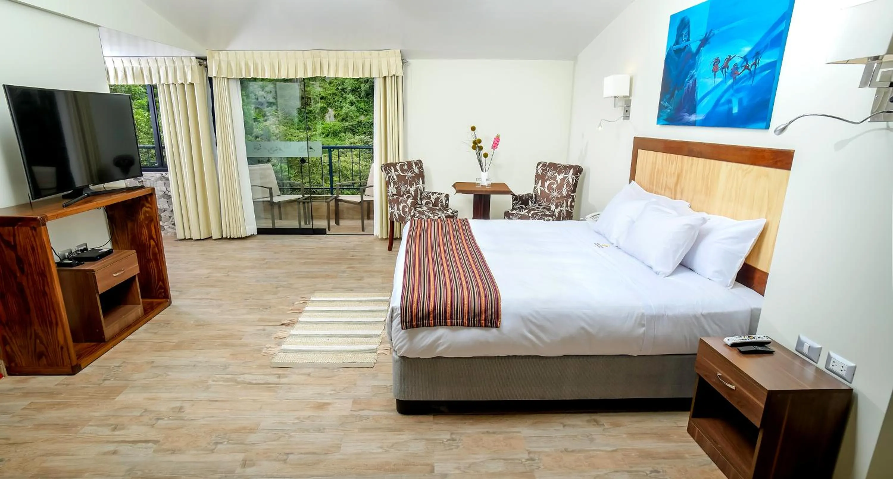 Staff, Bed in Golden Sunrise Machupicchu