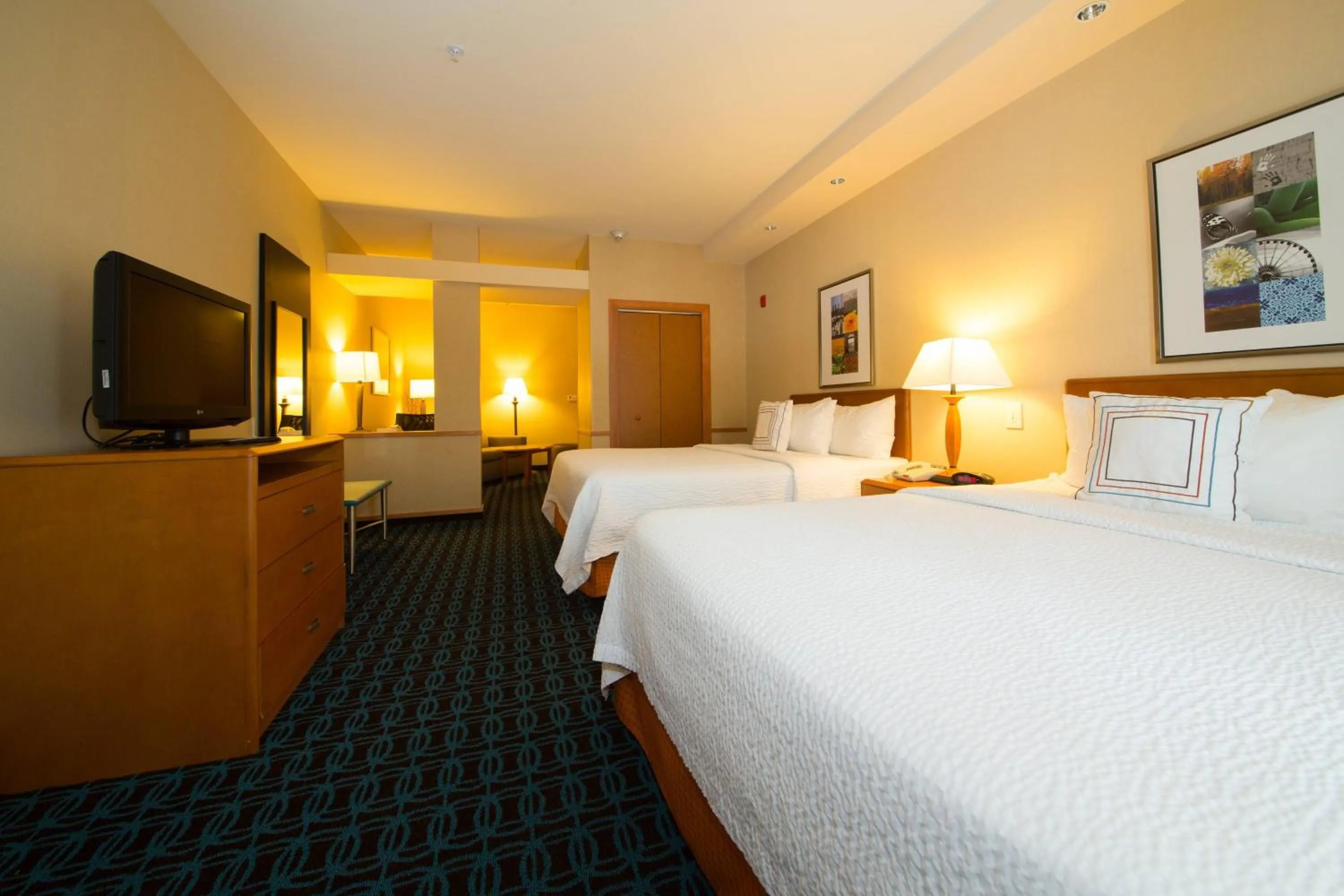 Photo of the whole room, Bed in Fairfield Inn & Suites by Marriott Cordele